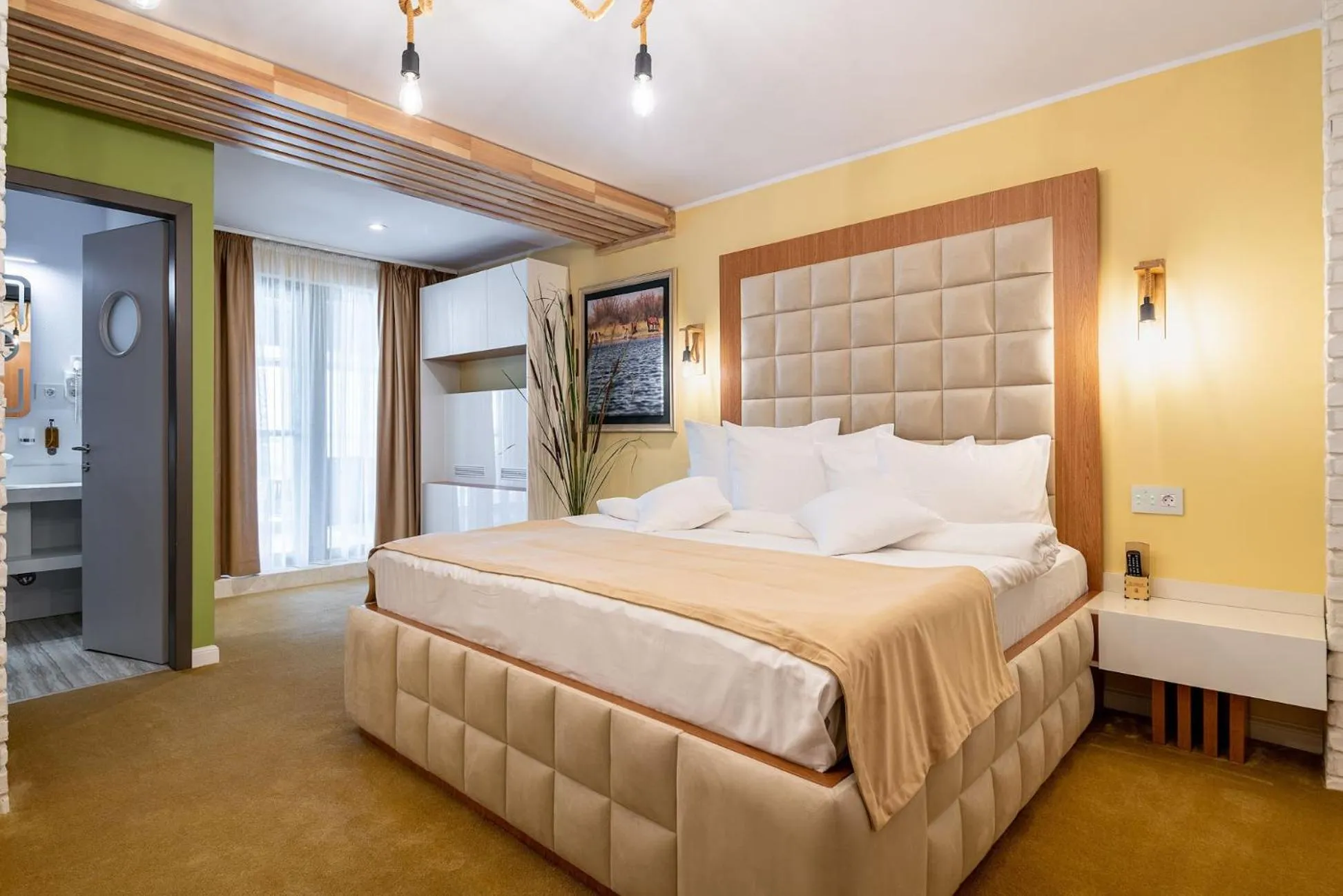 Bed in Razelm Luxury Resort