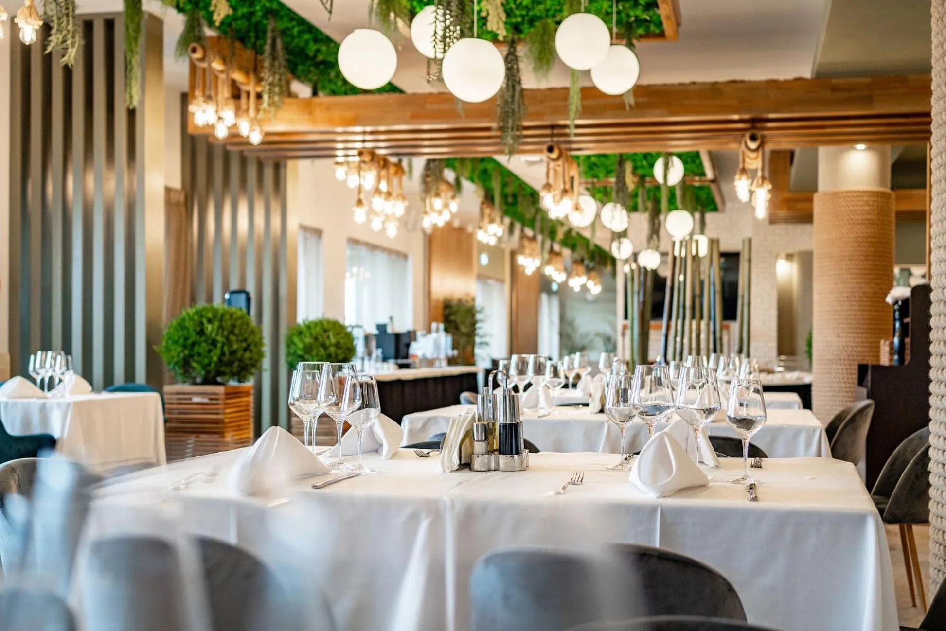 Restaurant/places to eat in Razelm Luxury Resort