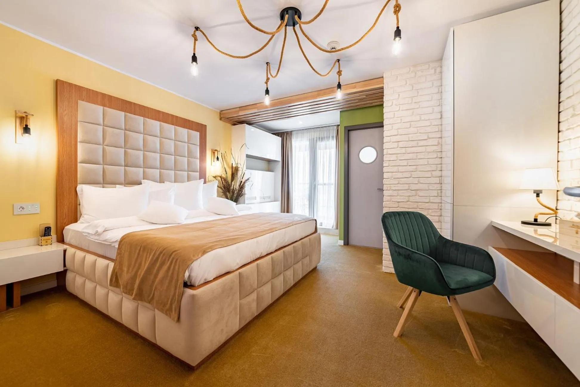 Bed in Razelm Luxury Resort