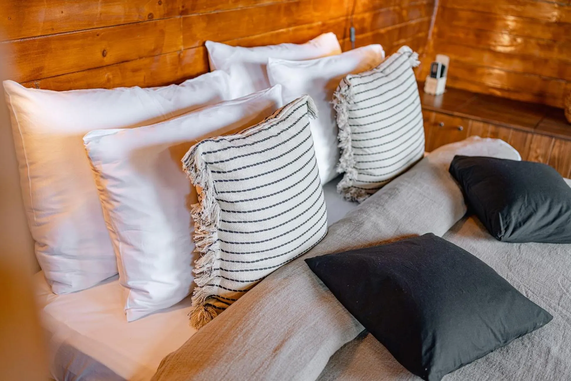 Bed in Razelm Luxury Resort