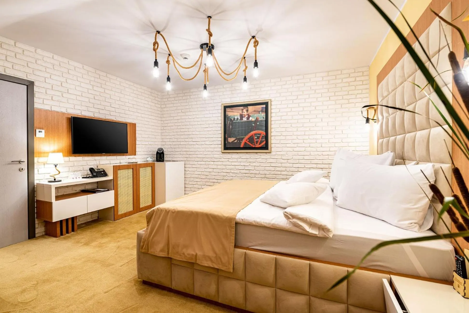 Bed in Razelm Luxury Resort