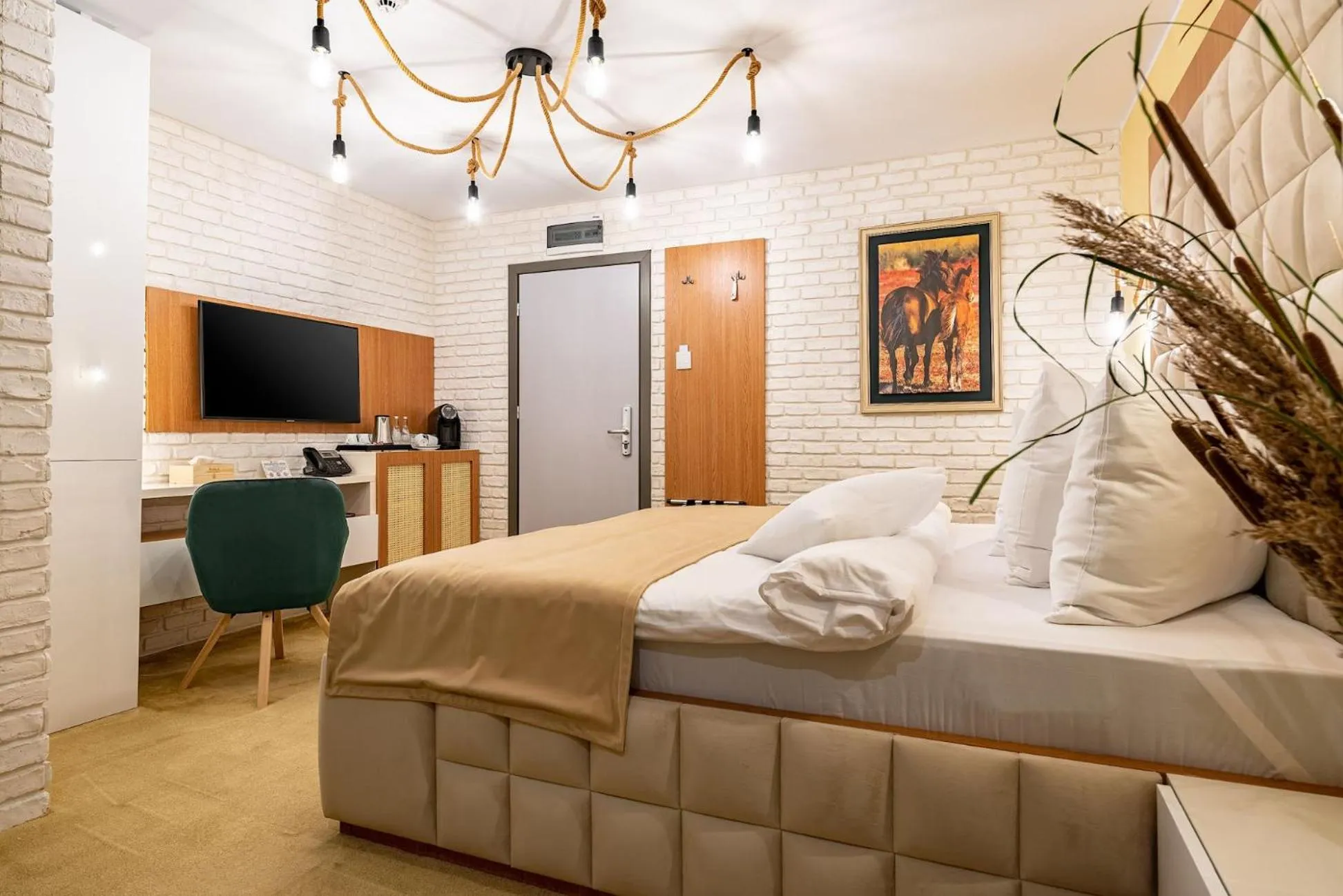 Bed in Razelm Luxury Resort