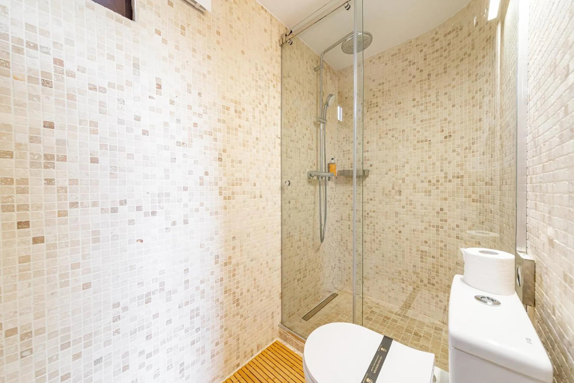 Shower in Razelm Luxury Resort