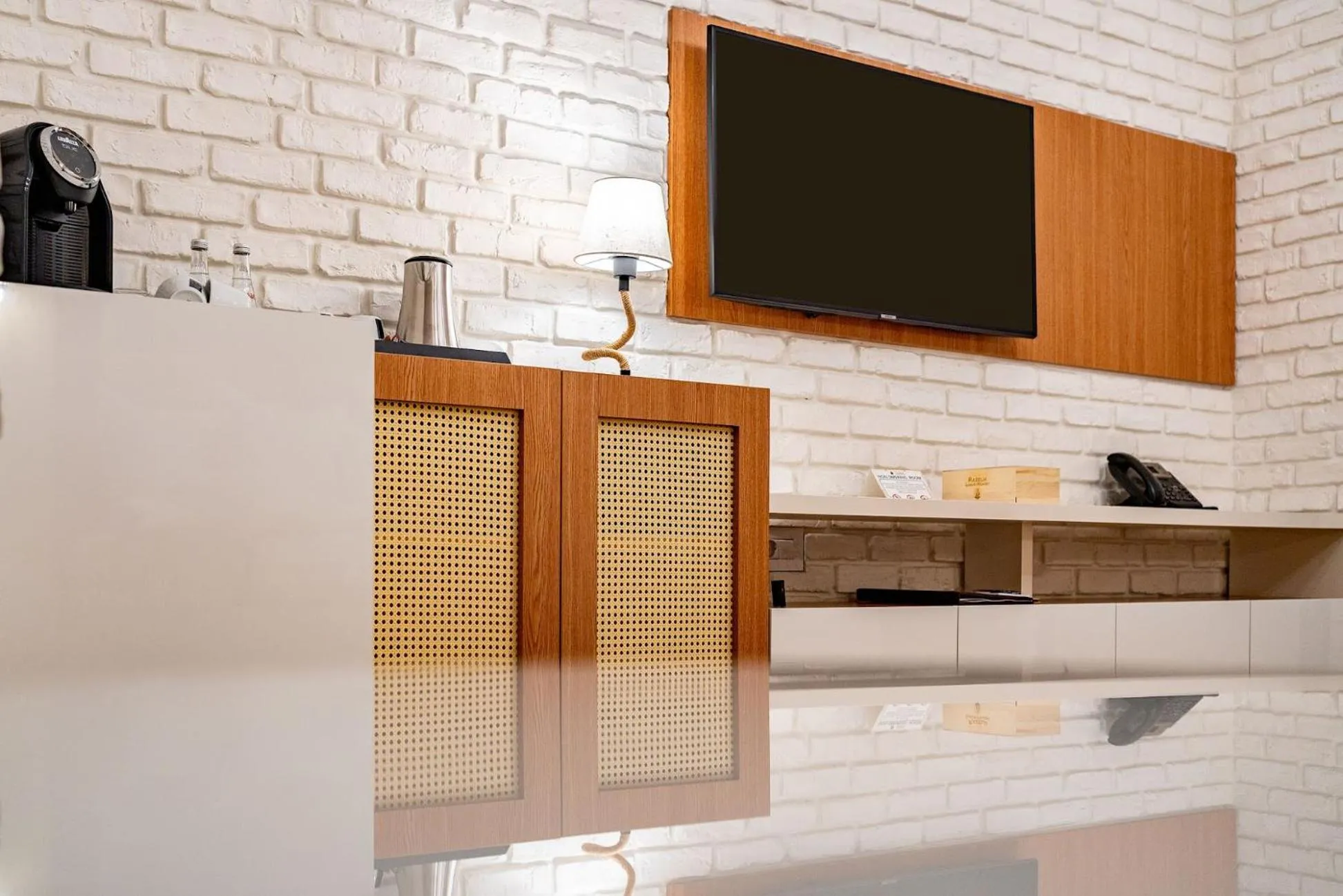 TV and multimedia in Razelm Luxury Resort