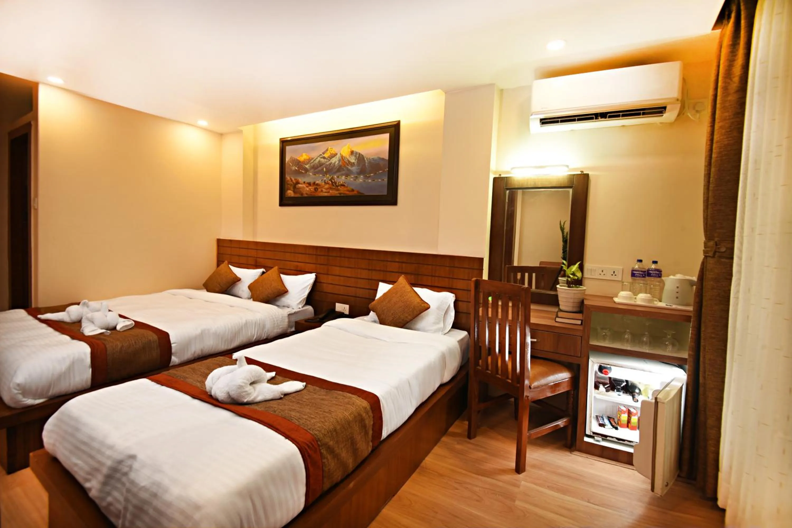 Property building, Bed in Capital Boutique Hotel
