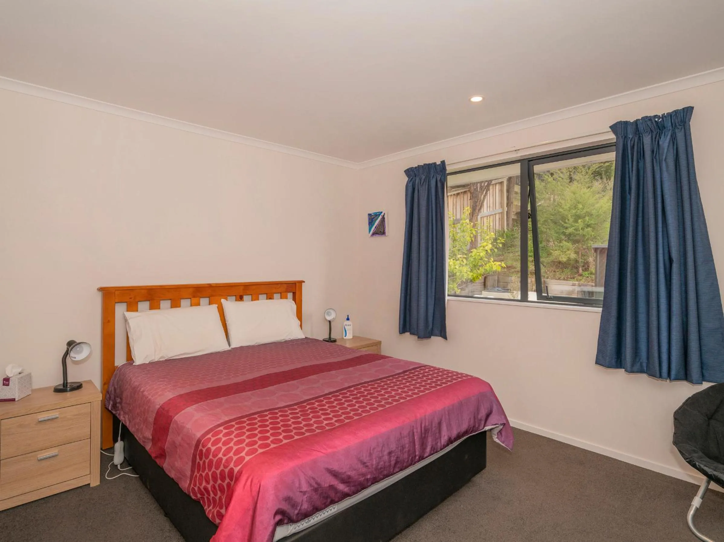 Property building, Bed in Manuka Lodge - Tairua Holiday Home