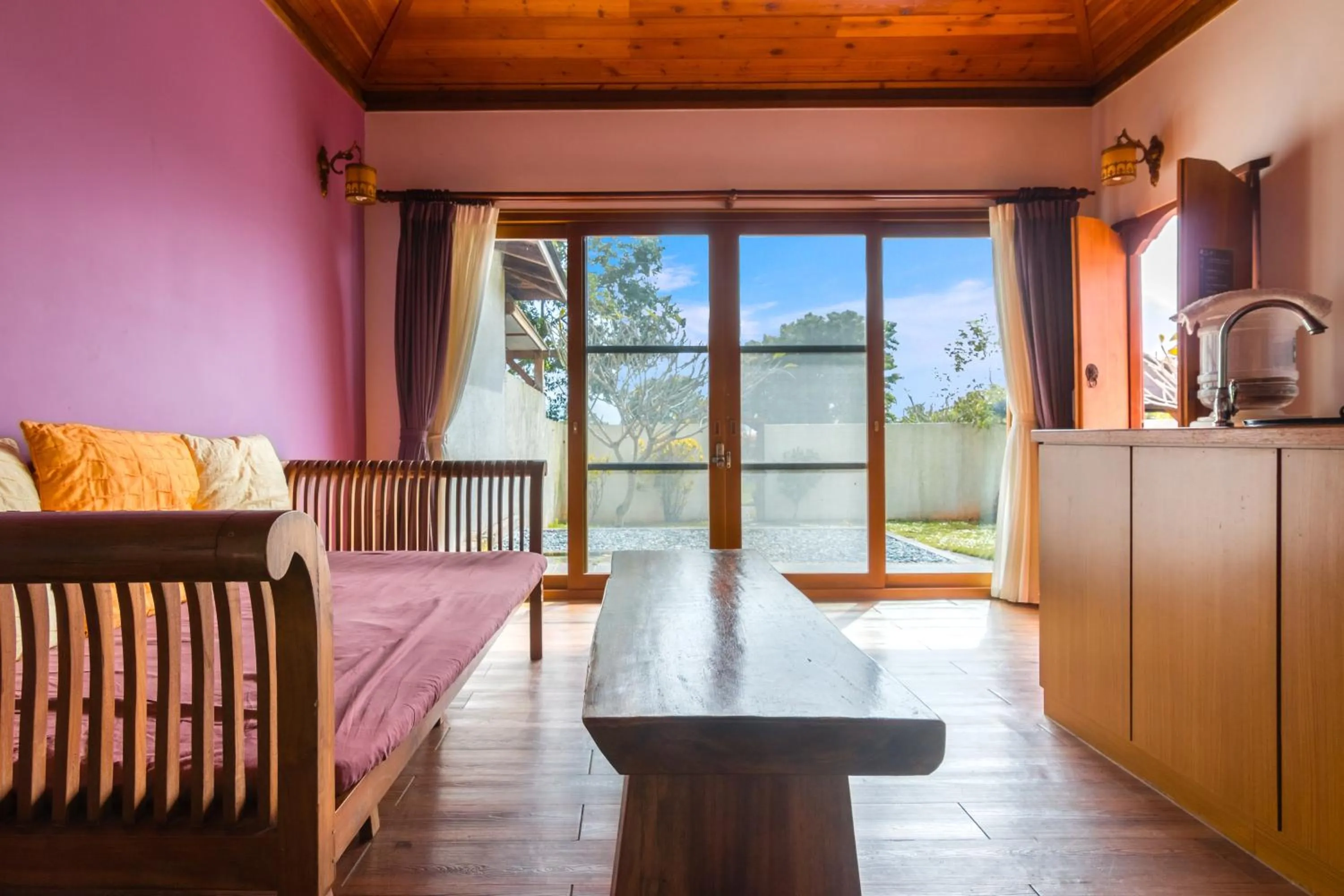 Decorative detail in Bali Lover