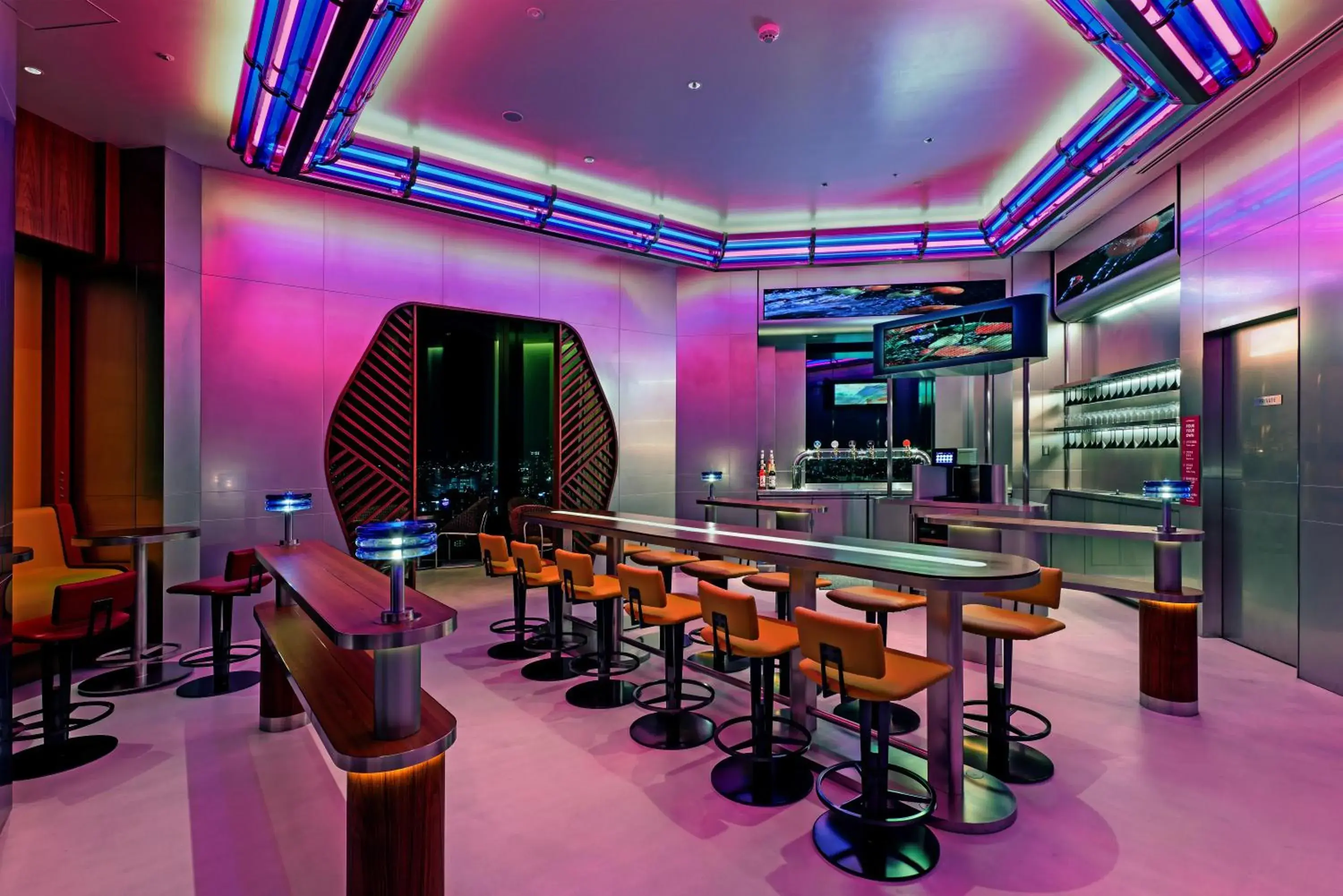 Lounge or bar in Centara Grand Hotel Osaka Lounge or bar in Centara Grand Hotel Osaka