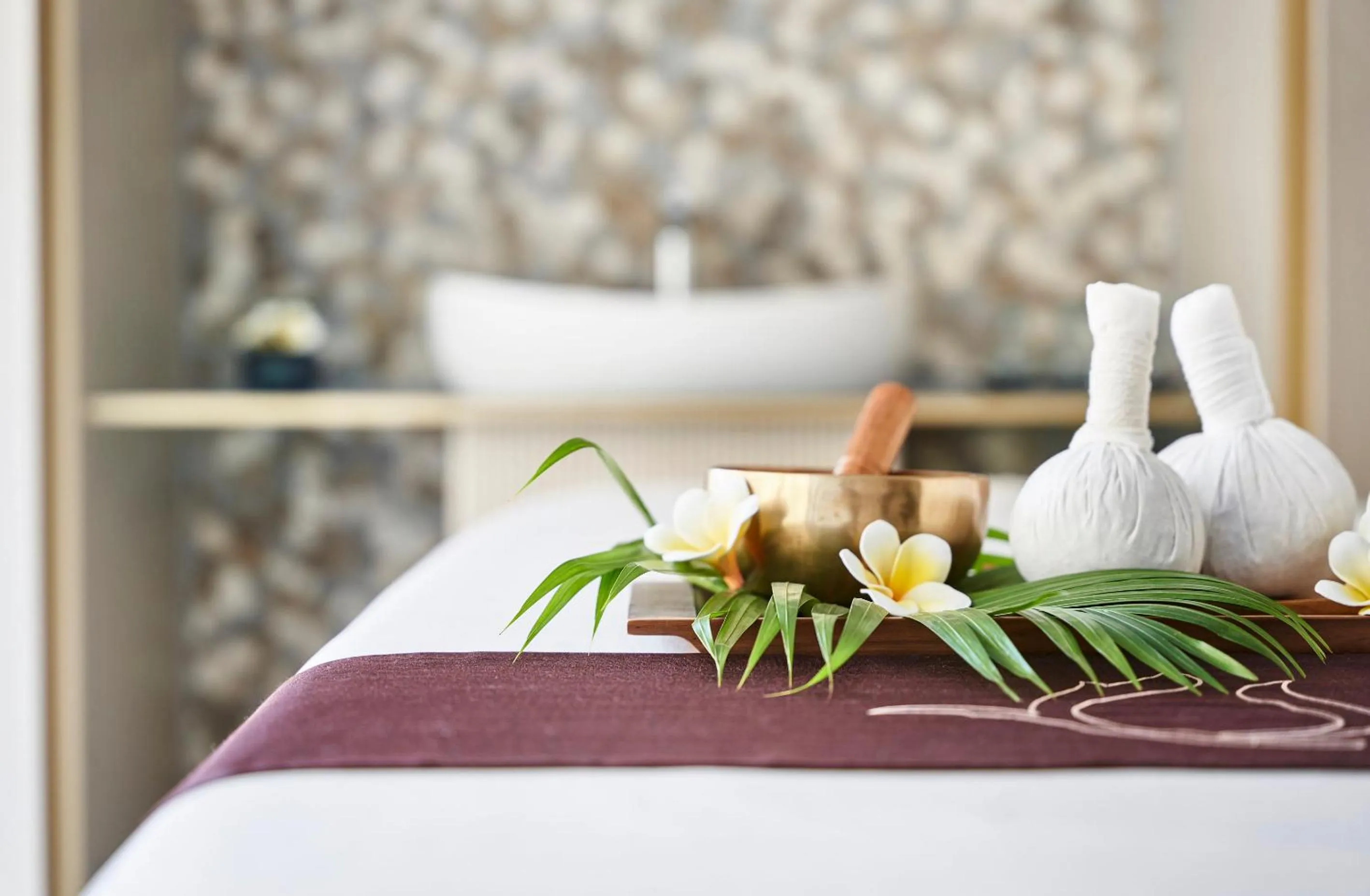 Spa and wellness centre/facilities, Bed in Centara Grand Hotel Osaka