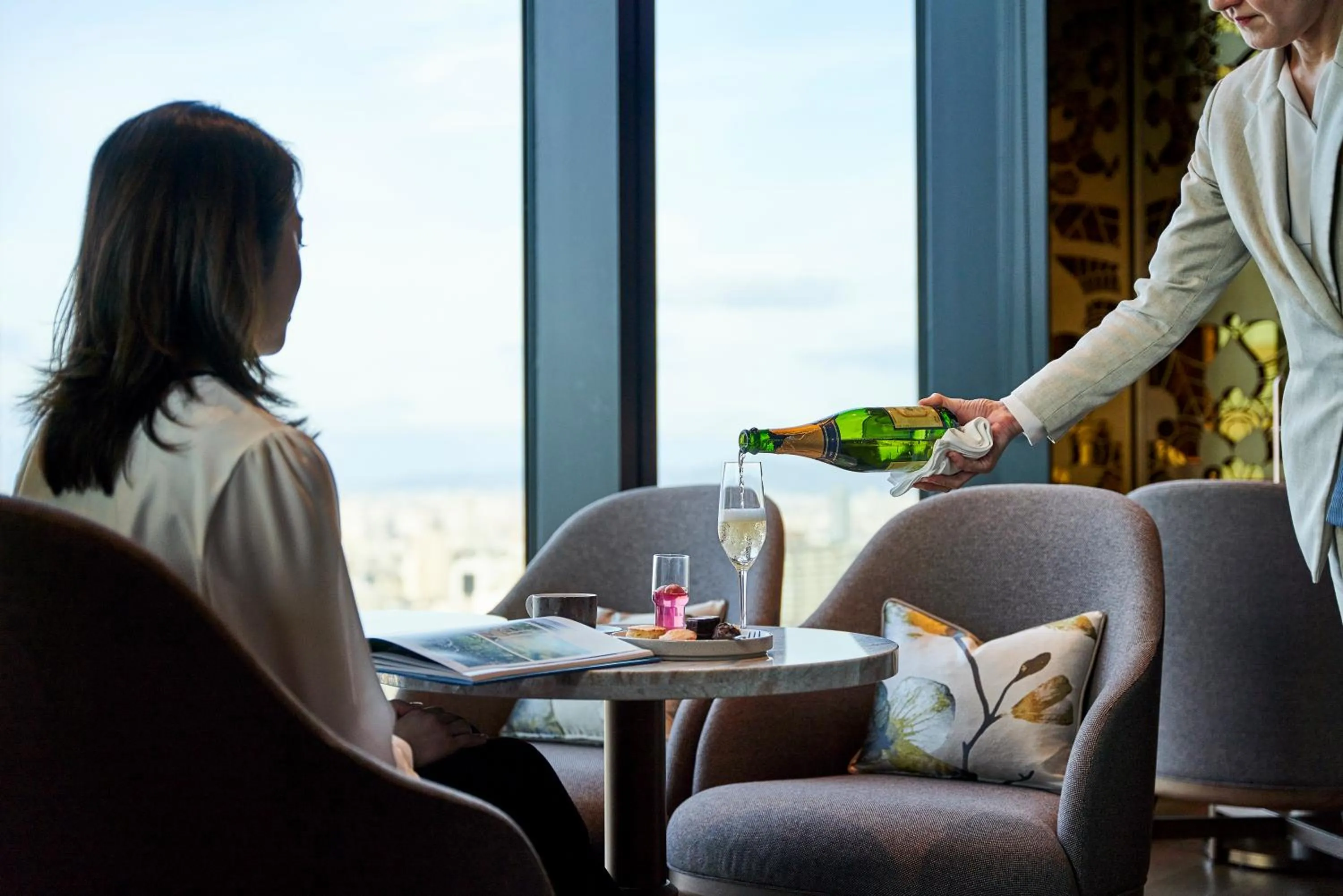 Lounge or bar in Centara Grand Hotel Osaka