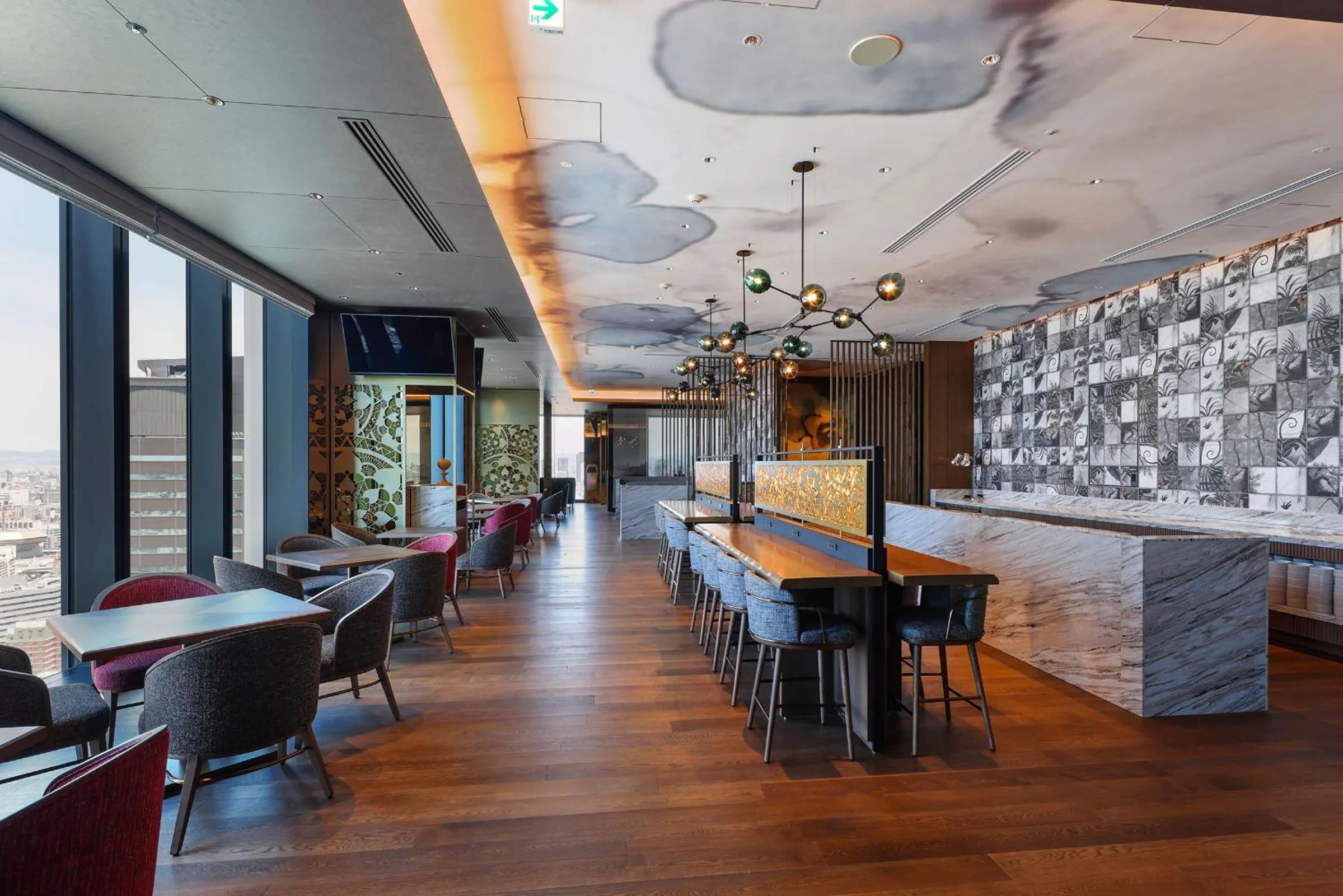 Lounge or bar in Centara Grand Hotel Osaka