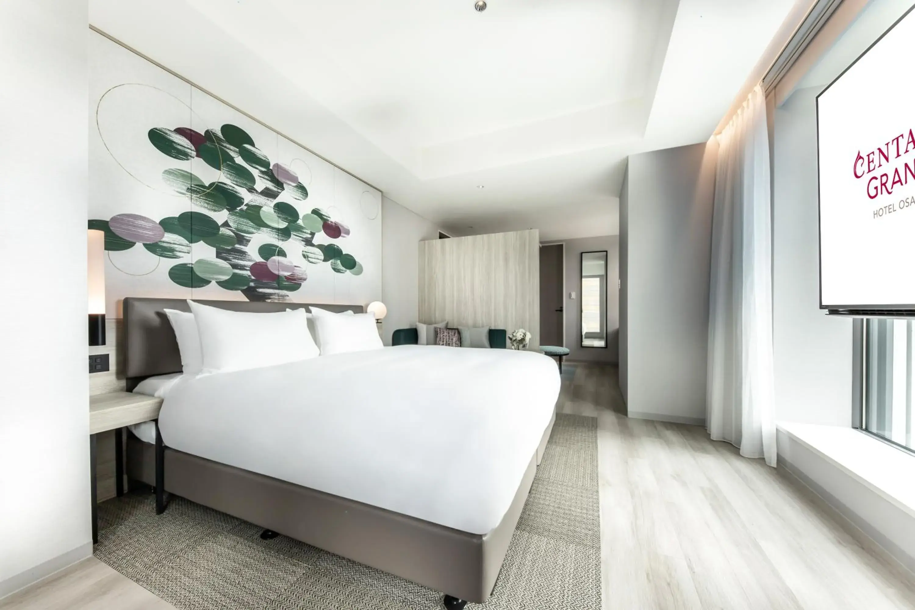 Corner King Room - Club Floor in Centara Grand Hotel Osaka Corner King Room - Club Floor in Centara Grand Hotel Osaka