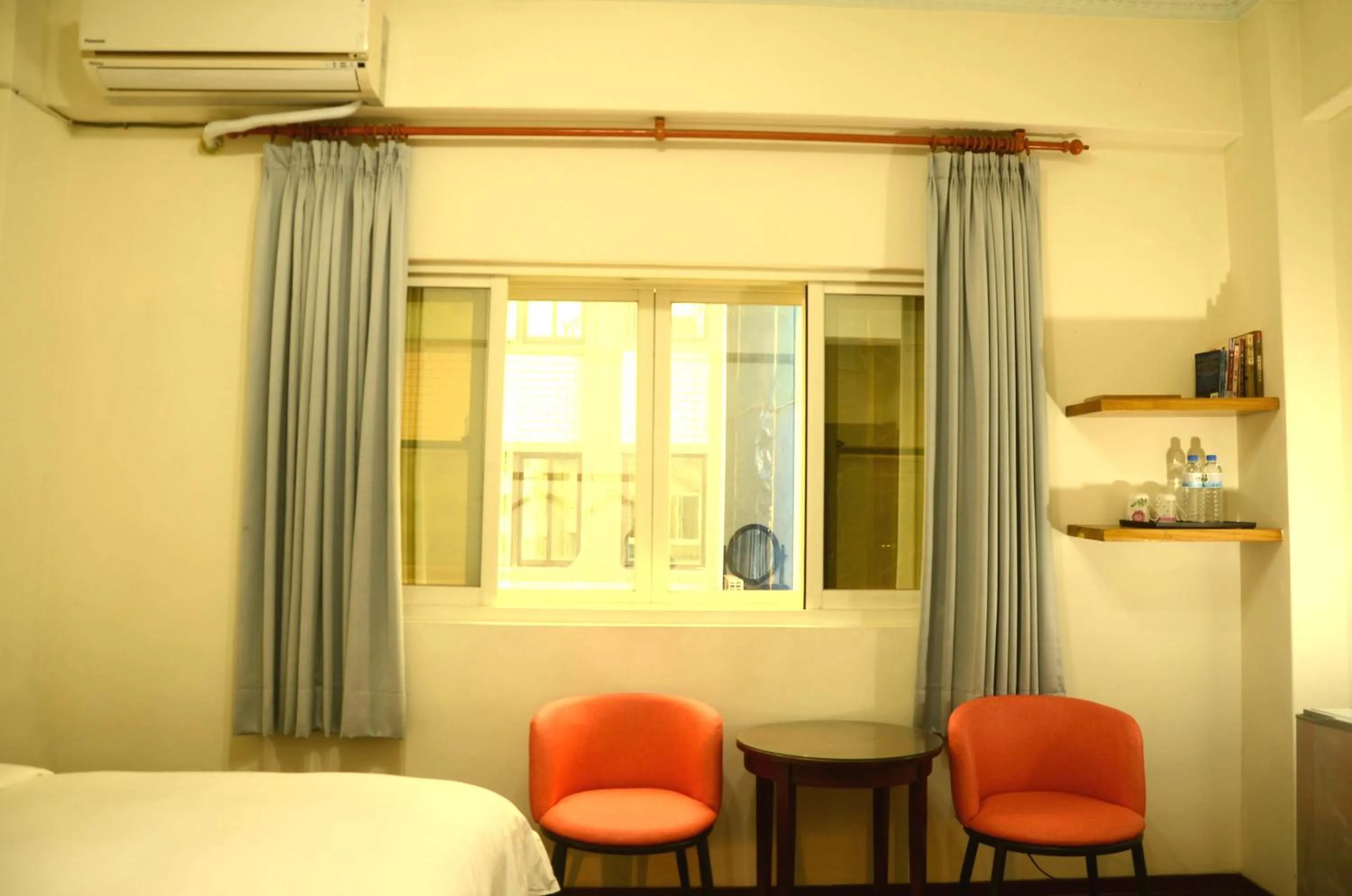 Photo of the whole room, Bed in East of Love Homestay