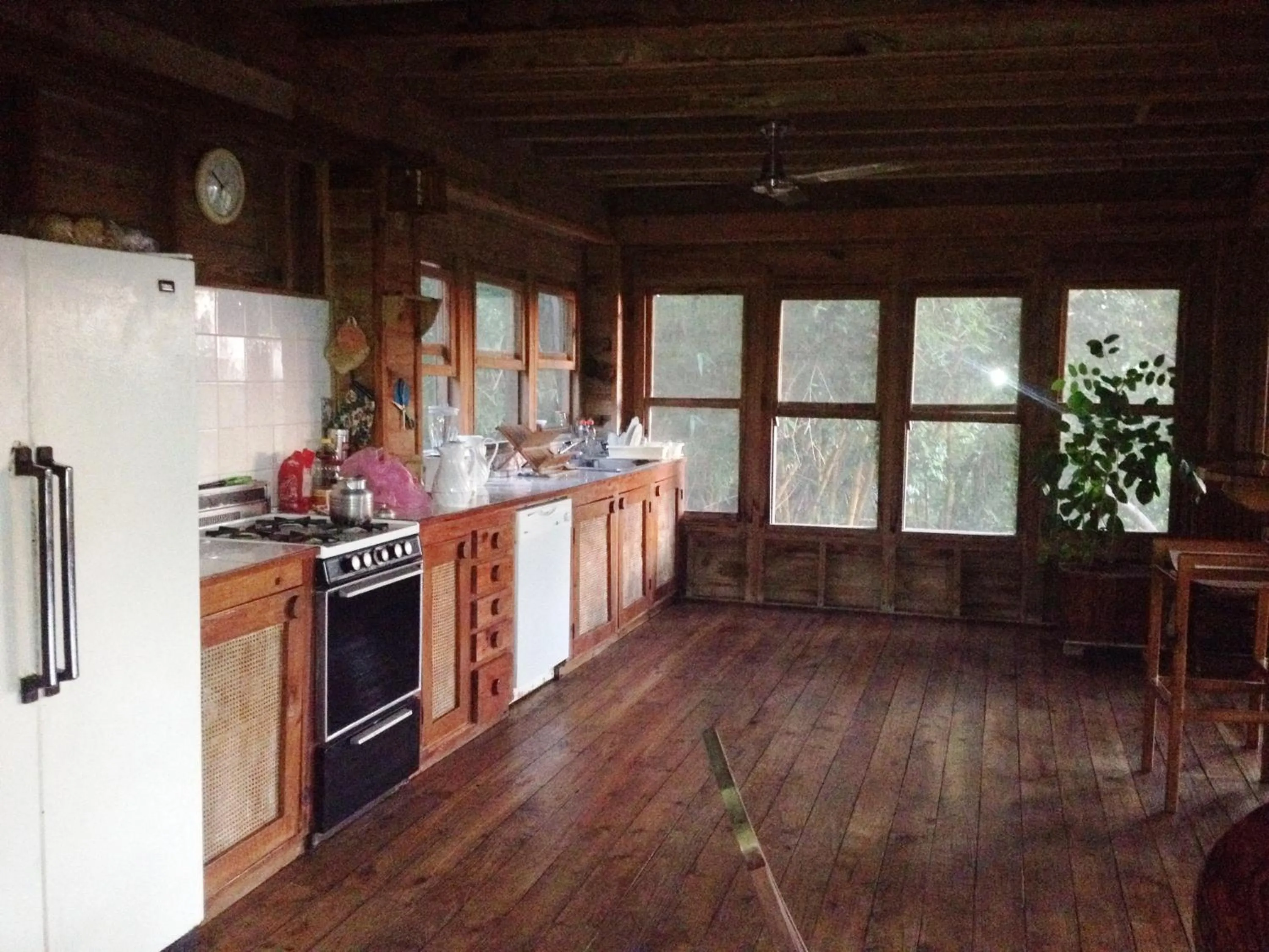 Kitchen or kitchenette in Roatan Bed & Breakfast Apartments