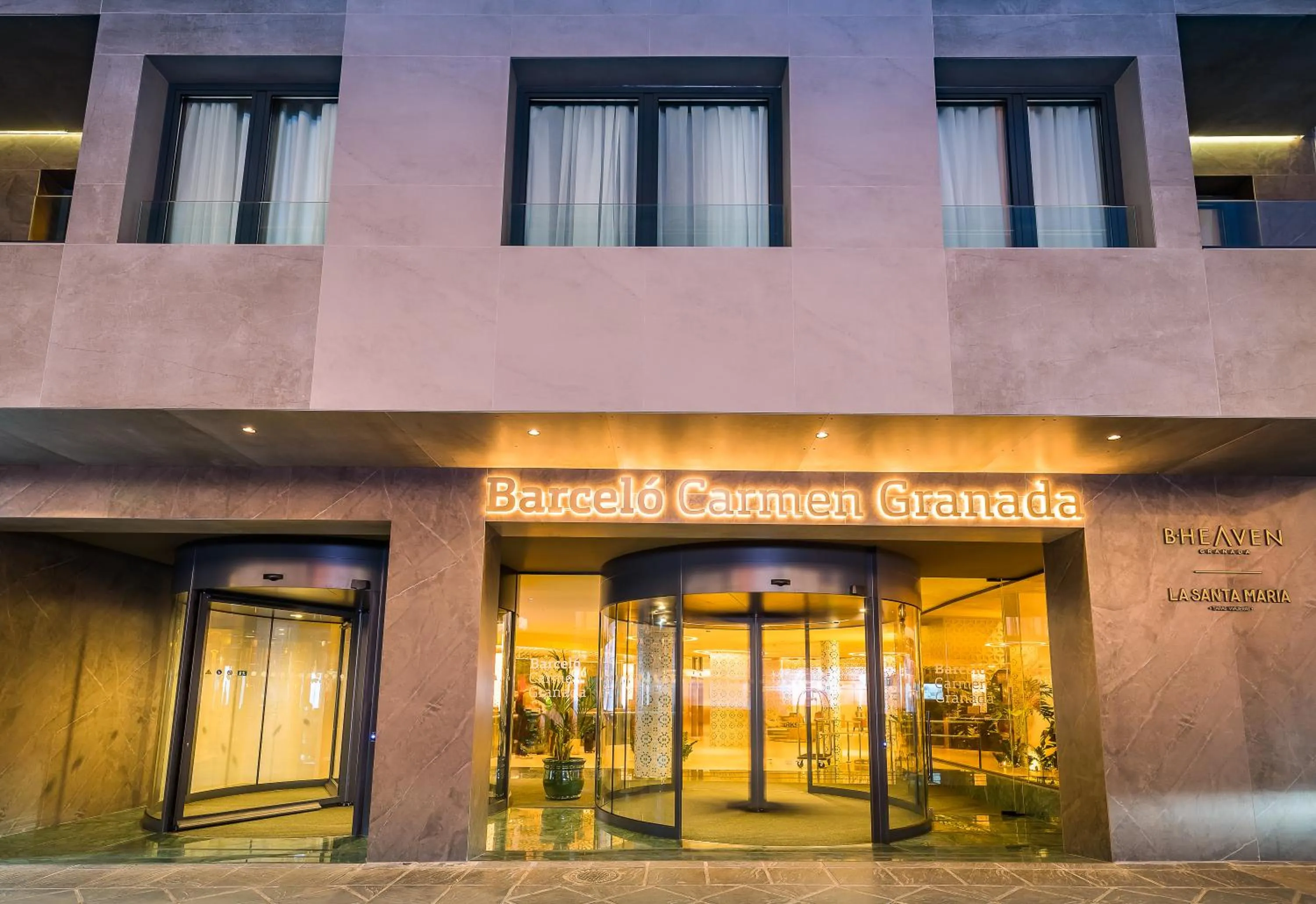 Property building in Barceló Carmen Granada