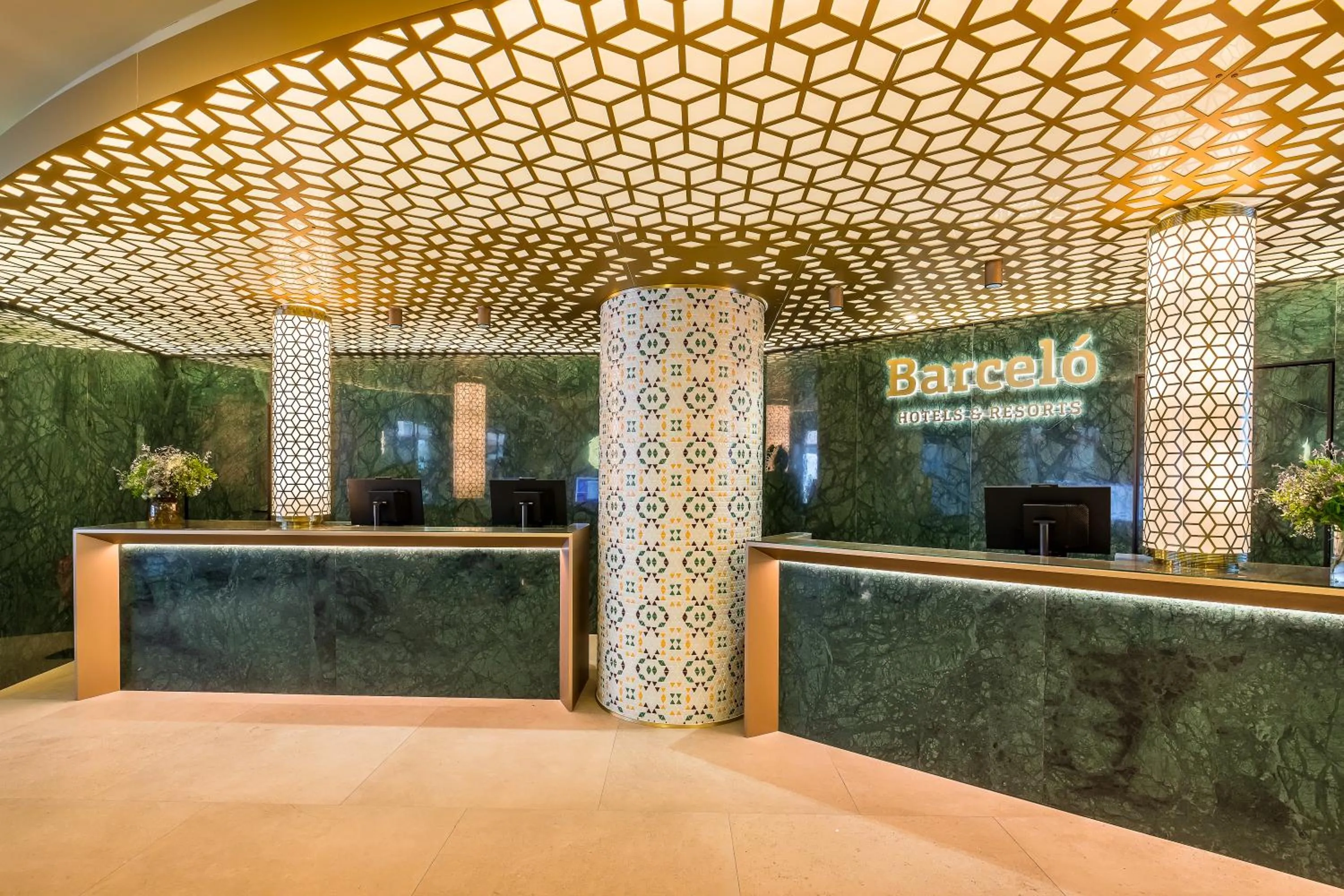 Lobby or reception in Barceló Carmen Granada