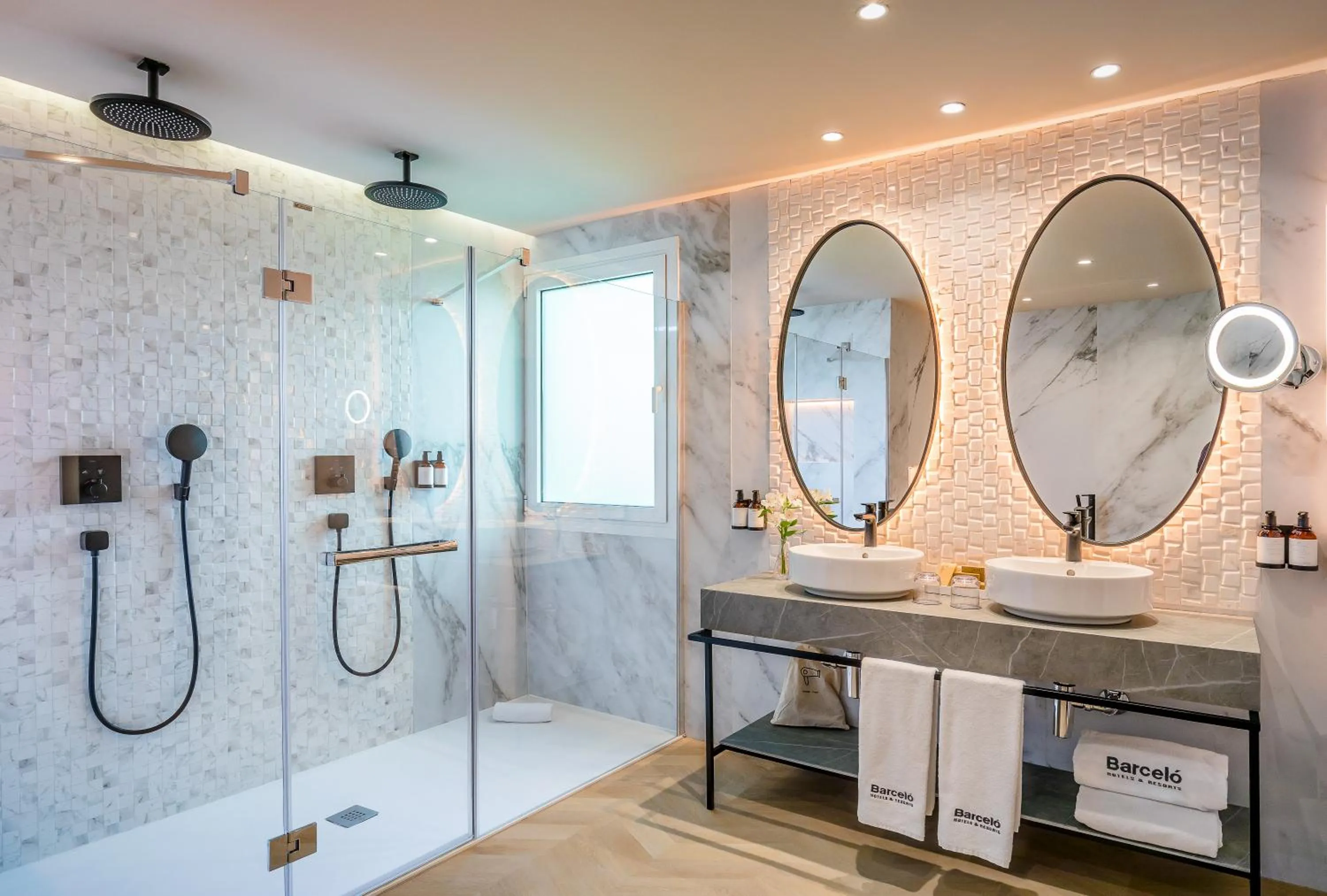 Shower in Barceló Carmen Granada