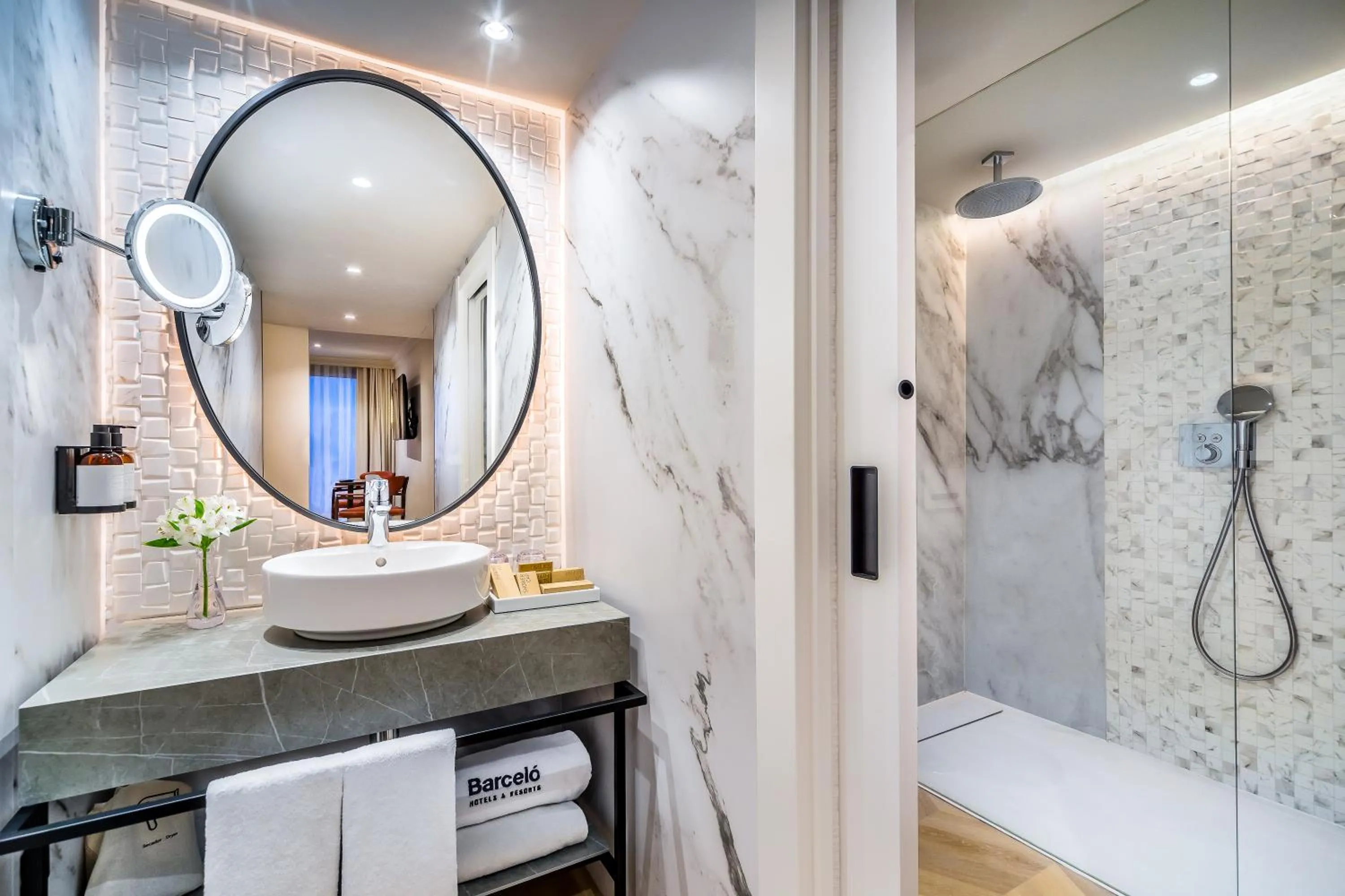 Shower in Barceló Carmen Granada