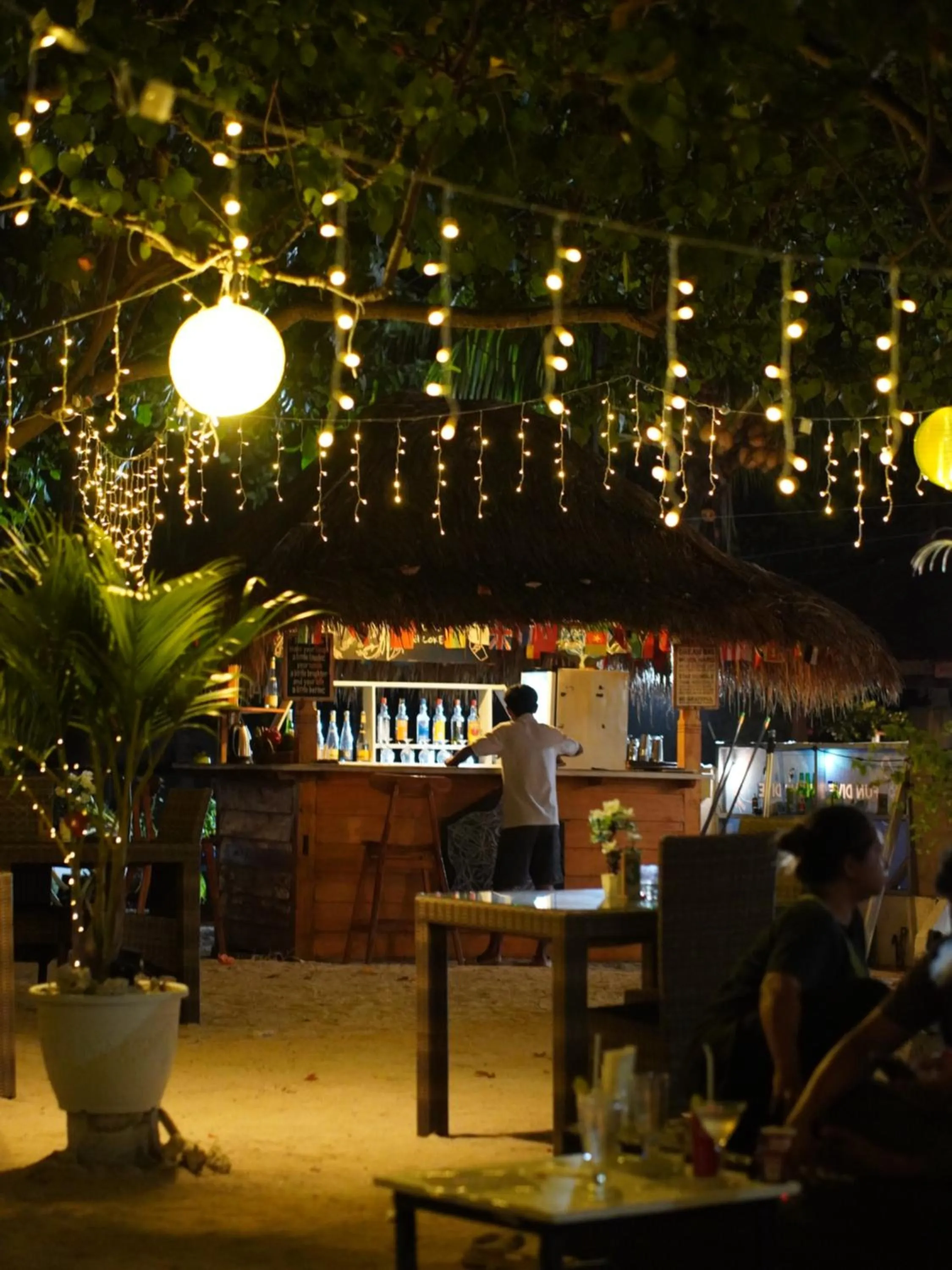 Restaurant/places to eat in Pandan Bungalow