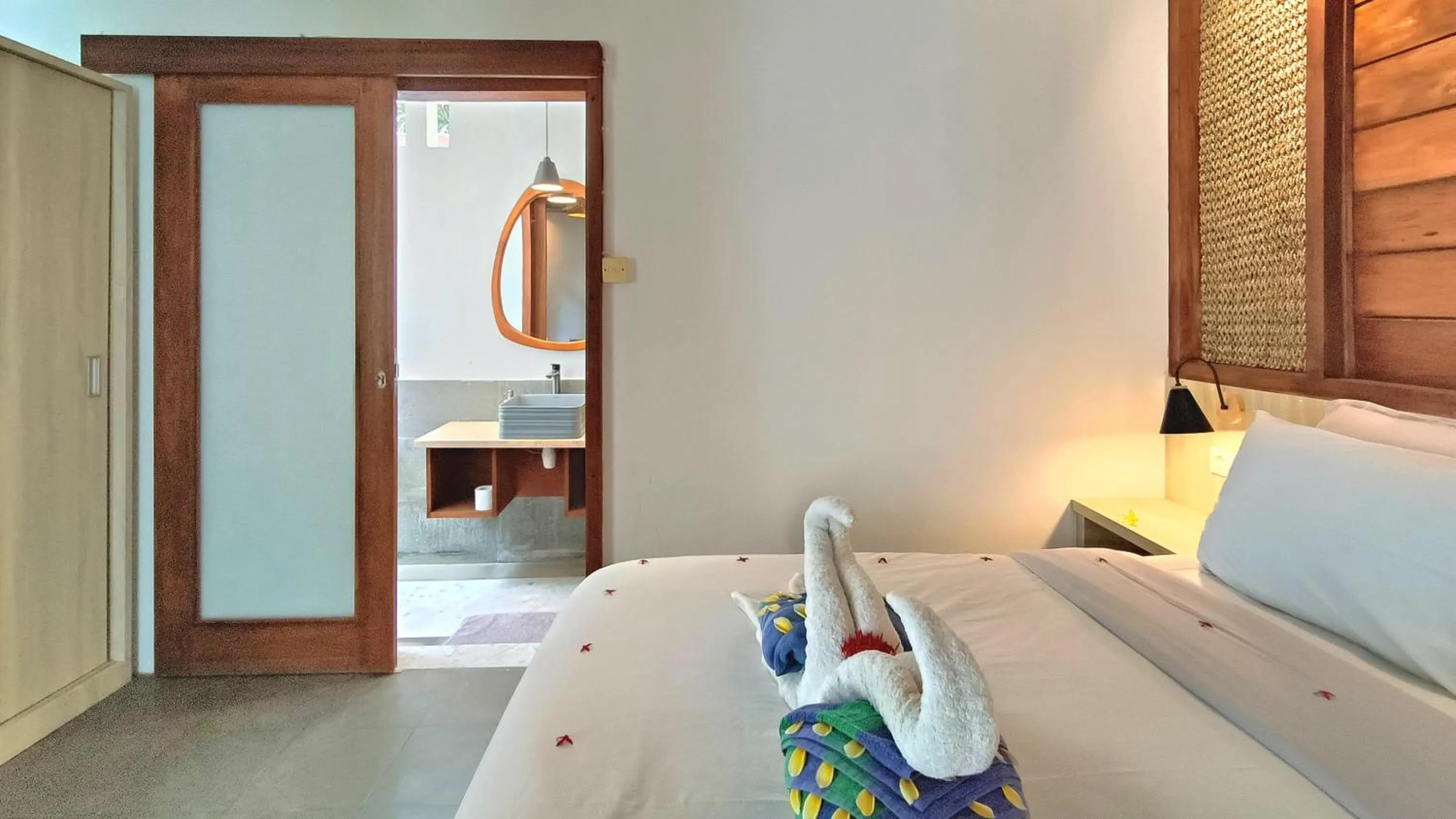 Bed in Kies Villas Lombok