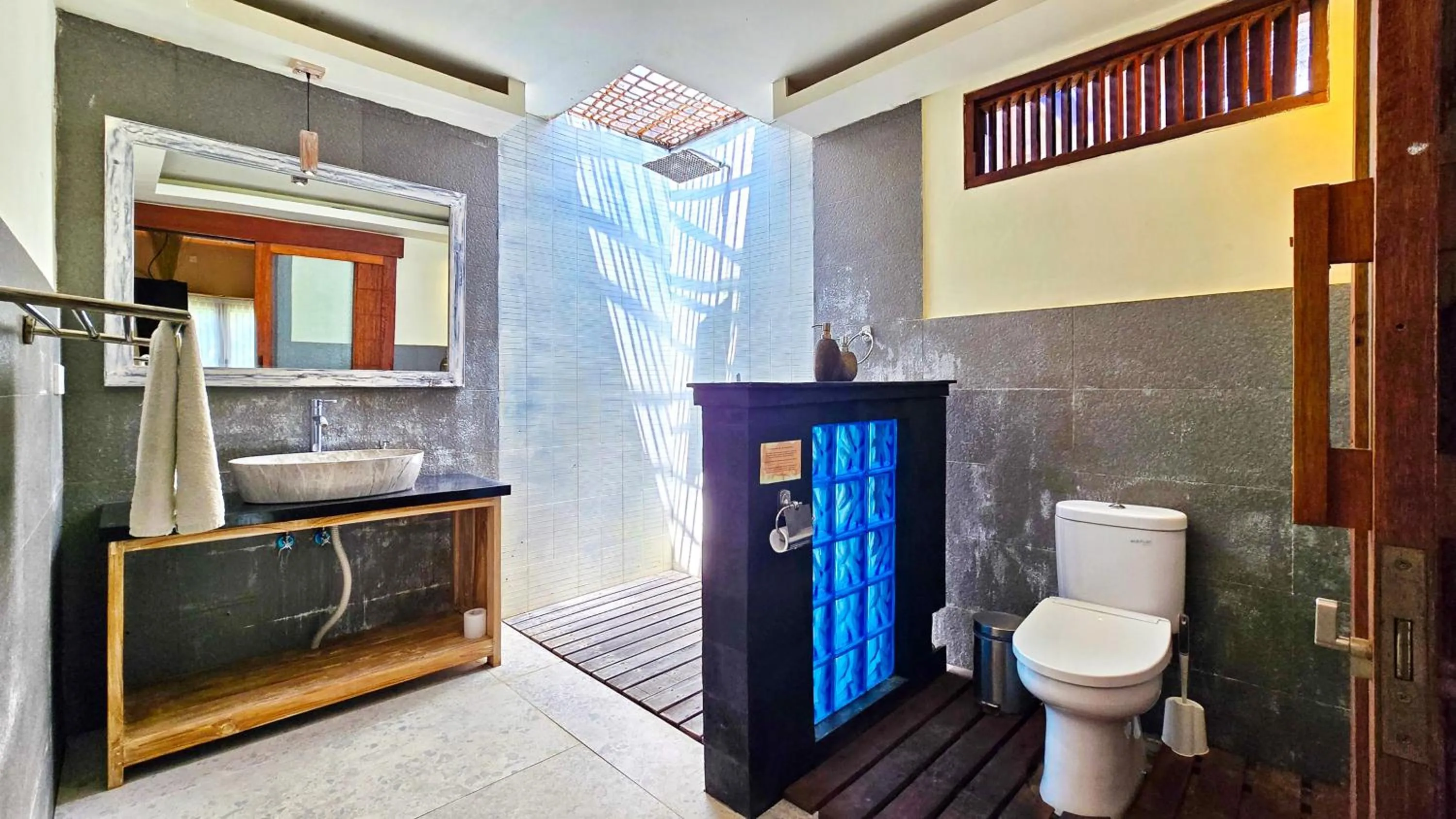 Bathroom in Kies Villas Lombok