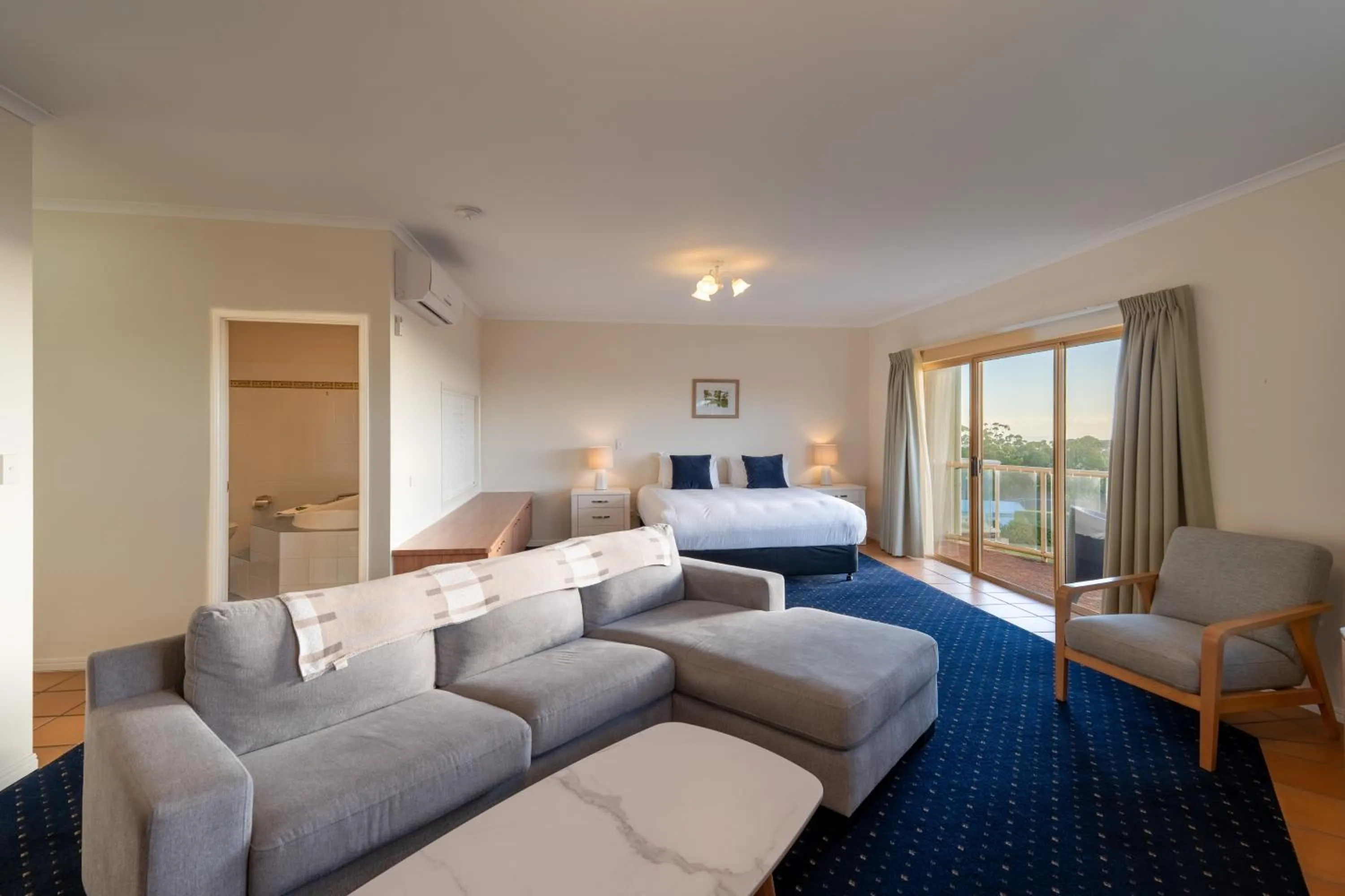 Bed in Eagle Heights Mountain Resort