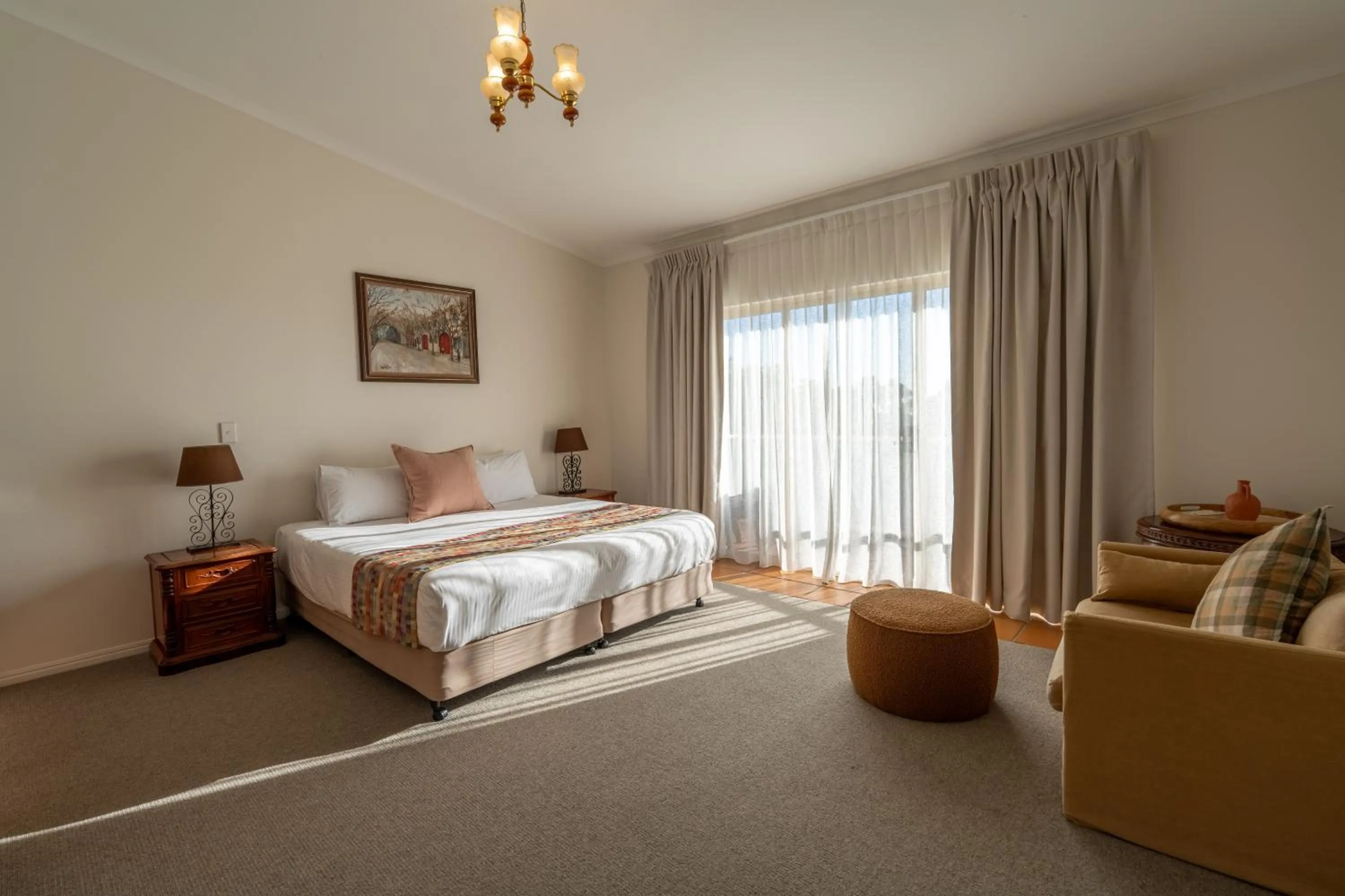 Photo of the whole room, Bed in Eagle Heights Mountain Resort