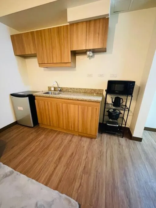Stylish 1 bedroom condo with pool view and Fast WIFI