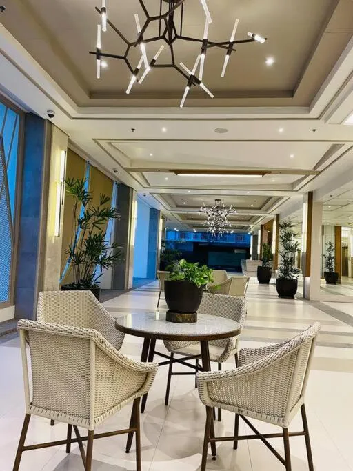 Stylish 1 bedroom condo with pool view and Fast WIFI