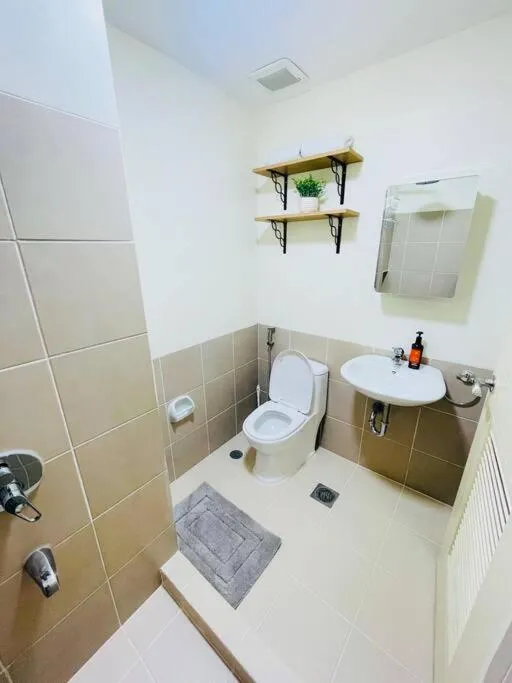 Stylish 1 bedroom condo with pool view and Fast WIFI