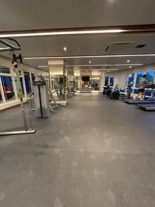 Stylish 1 bedroom condo with pool view and Fast WIFI