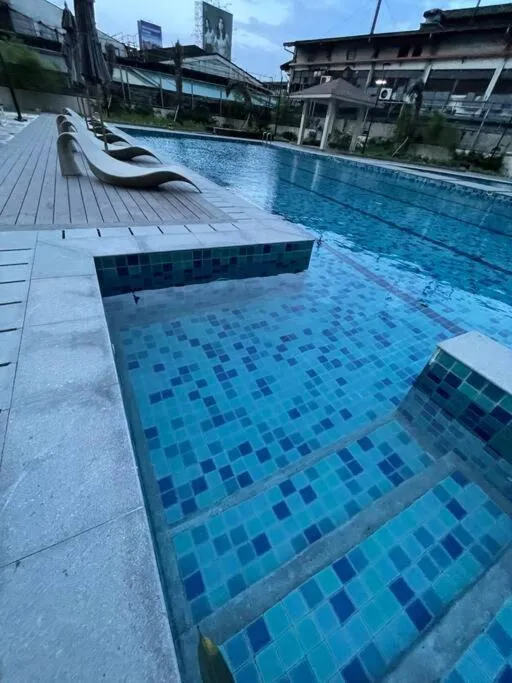 Swimming pool in Stylish 1 bedroom condo with pool view and Fast WIFI