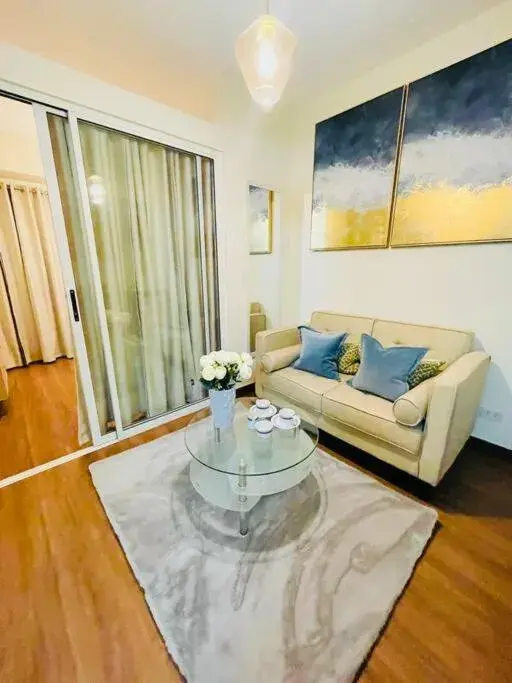 Stylish 1 bedroom condo with pool view and Fast WIFI Stylish 1 bedroom condo with pool view and Fast WIFI