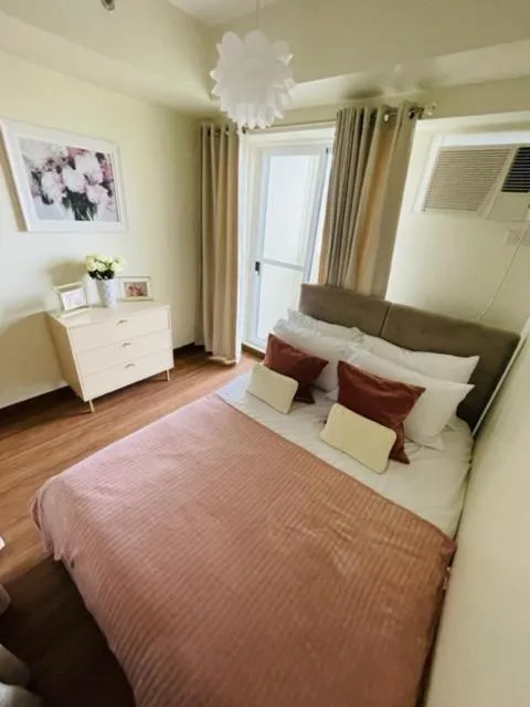 Stylish 1 bedroom condo with pool view and Fast WIFI