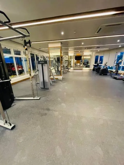 Stylish 1 bedroom condo with pool view and Fast WIFI