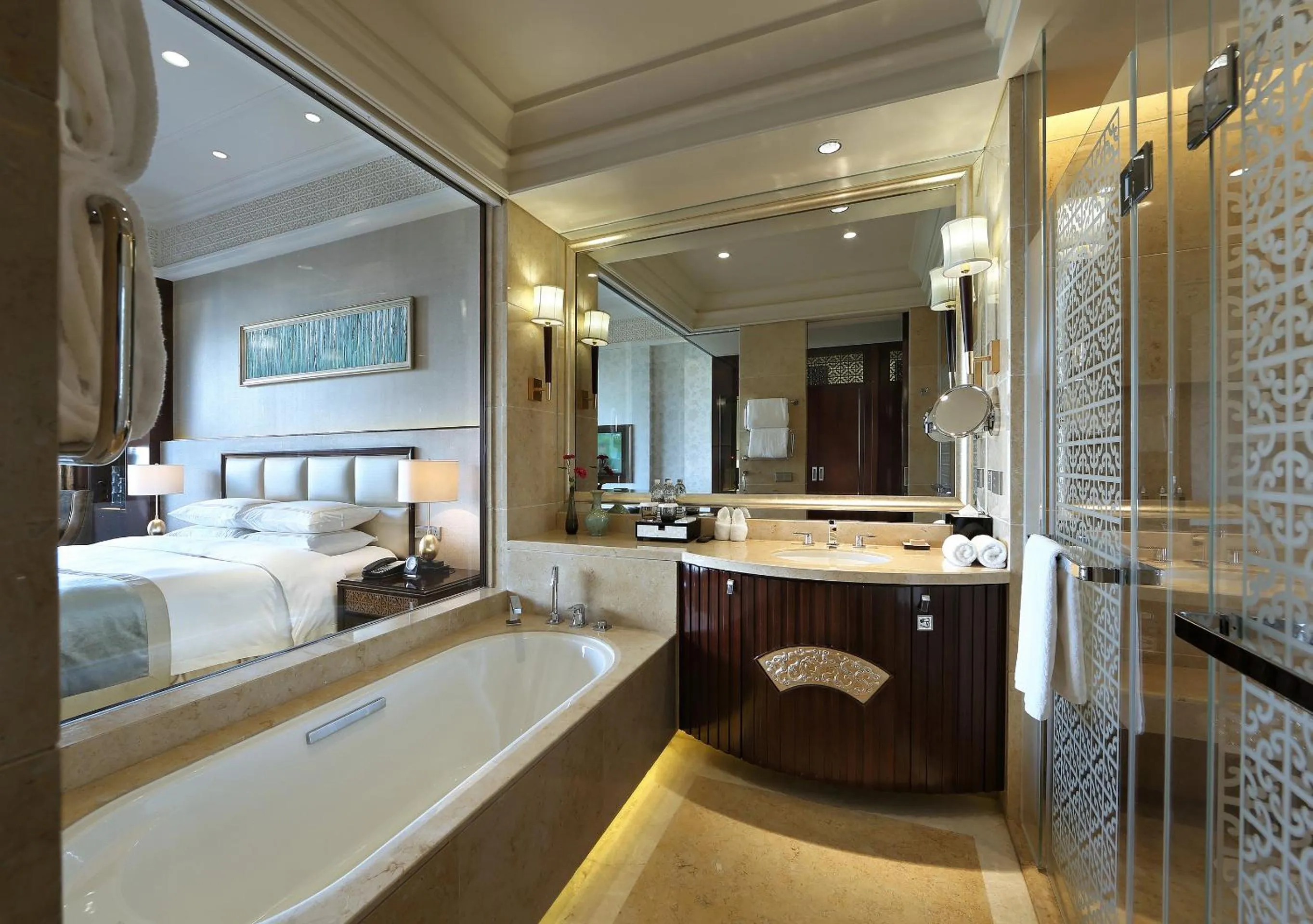 Toilet, Bed in Shanghai Dongjiao State Guest Hotel