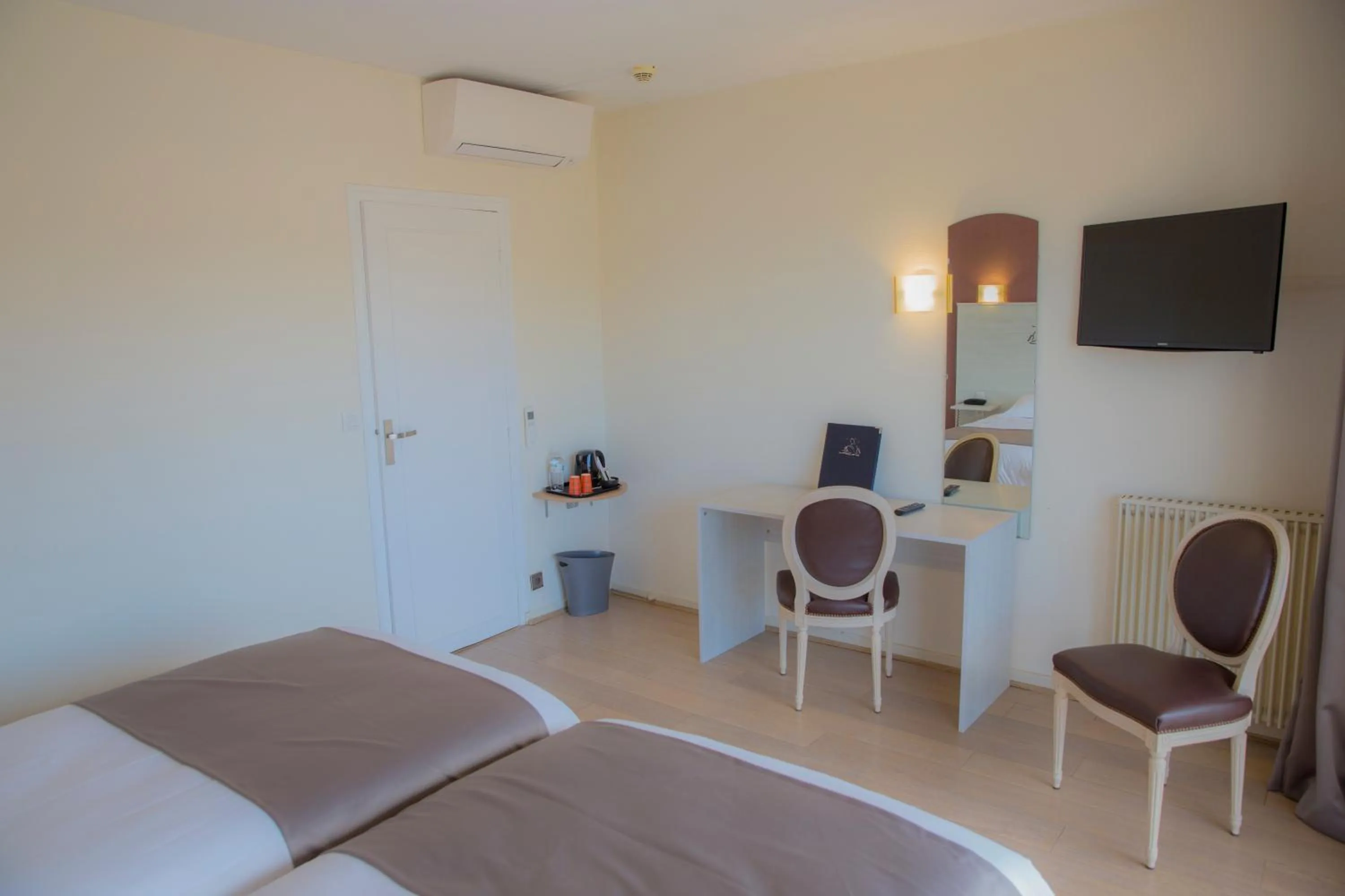 Bedroom, Bed in Arc Hôtel Sur Mer