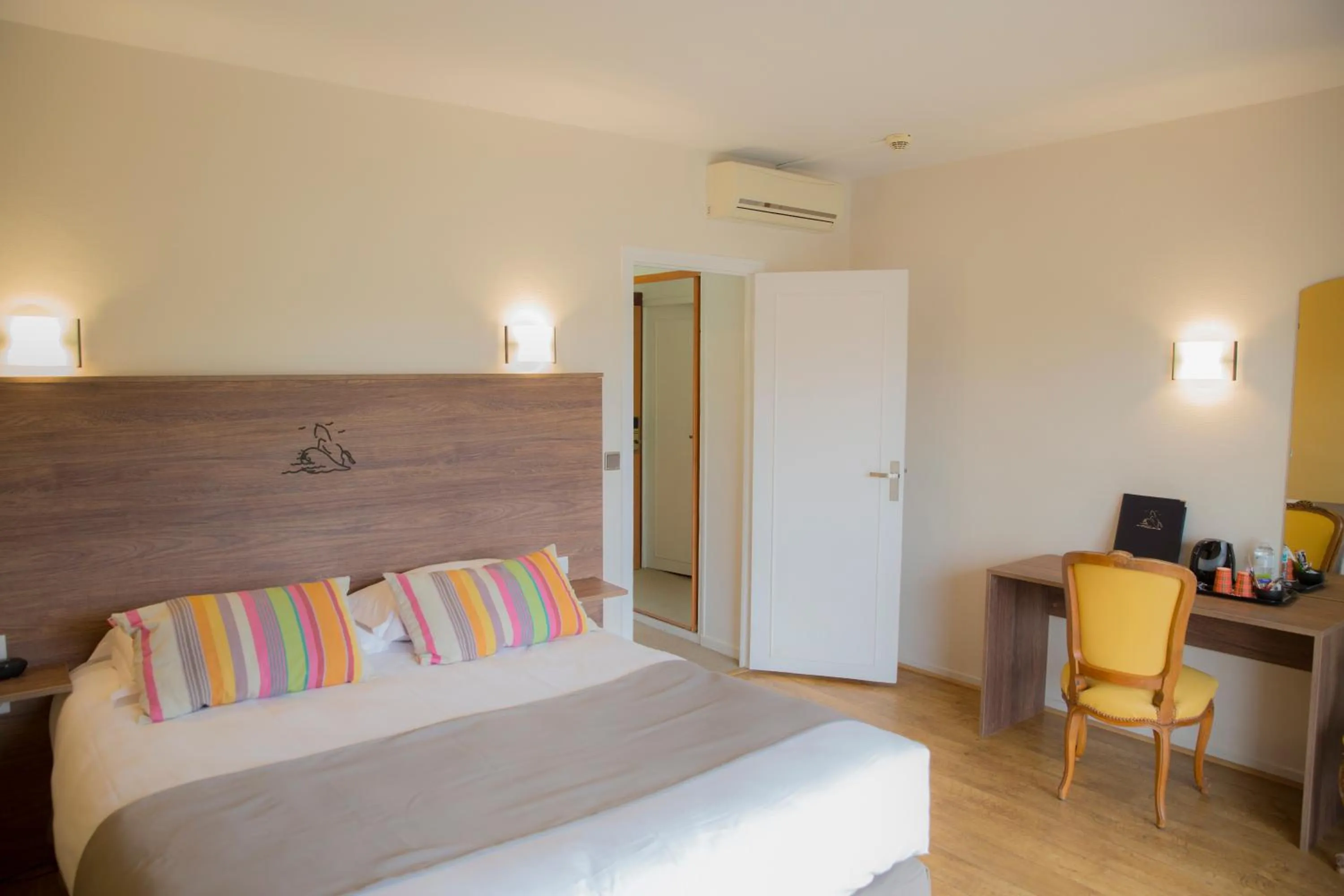 Bedroom, Bed in Arc Hôtel Sur Mer