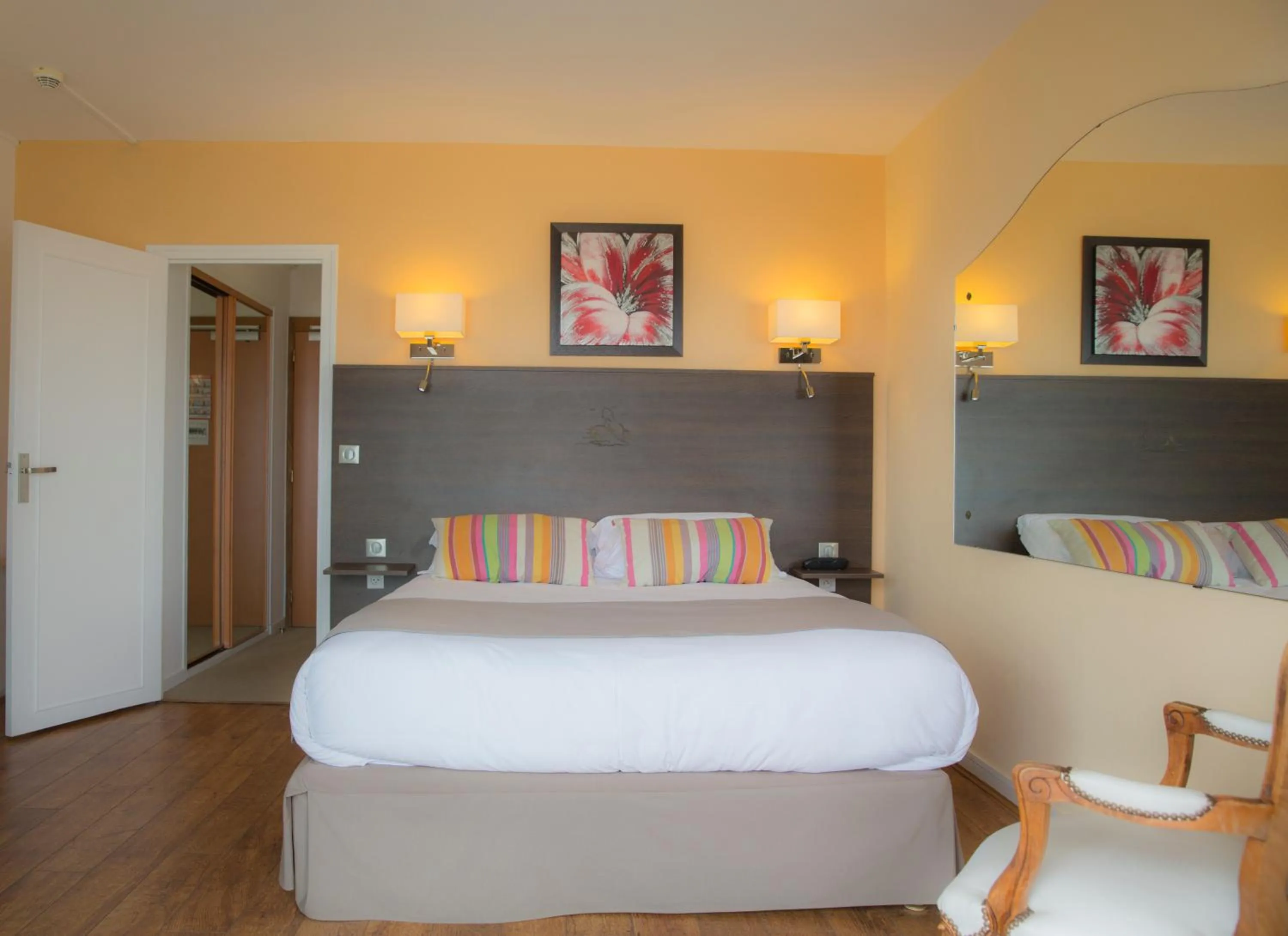 Bedroom, Bed in Arc Hôtel Sur Mer