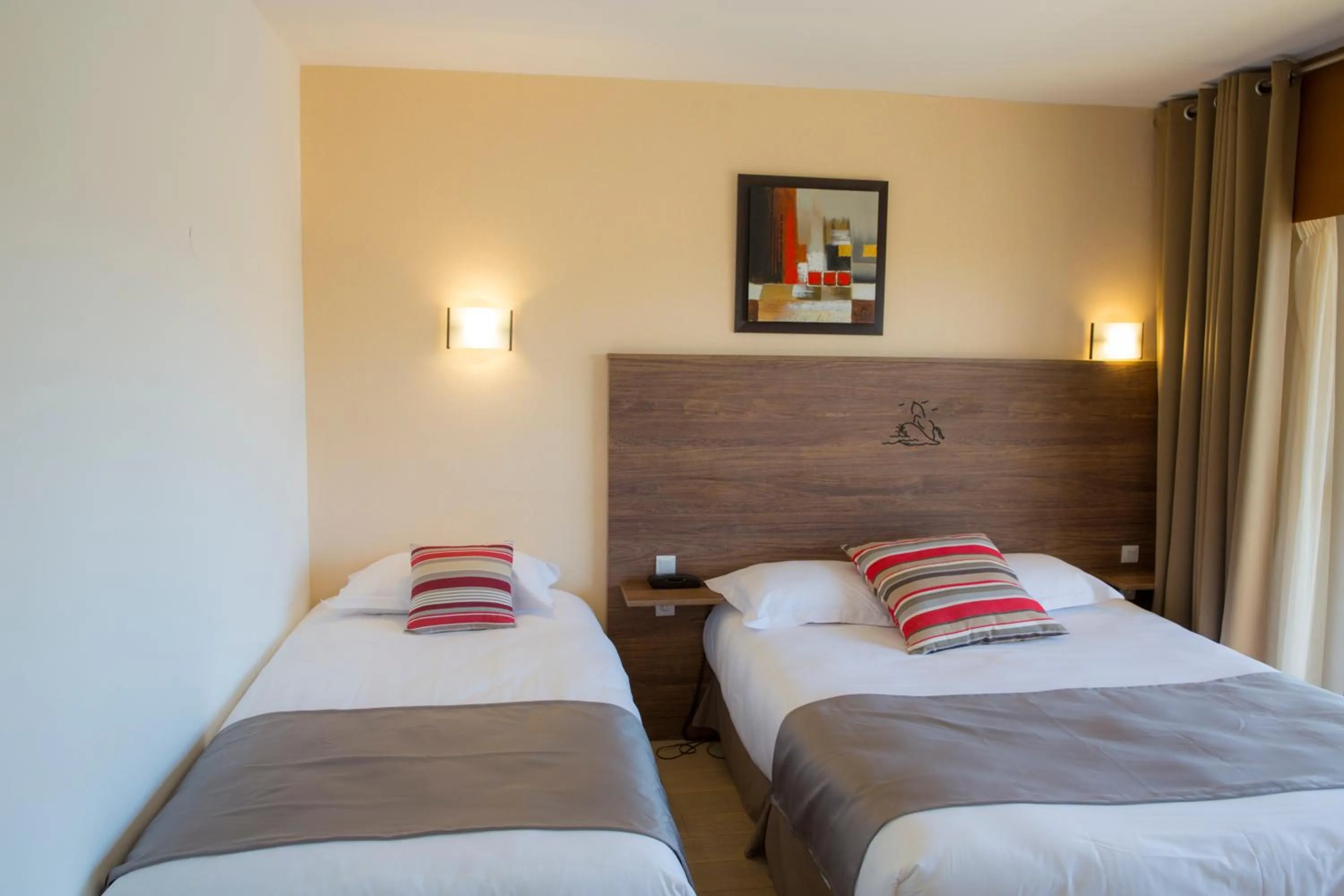 Bed in Arc Hôtel Sur Mer