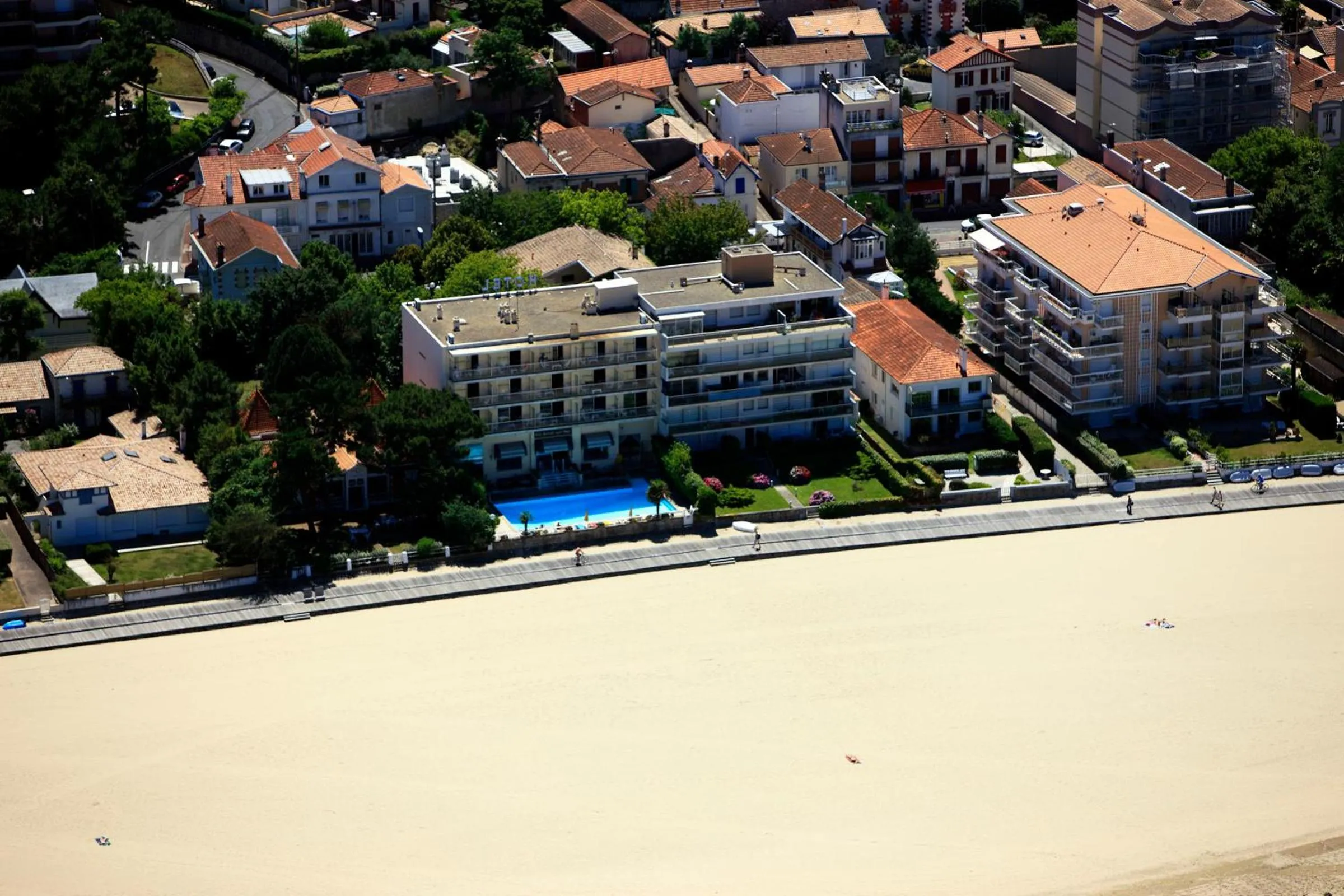 Day in Arc Hôtel Sur Mer