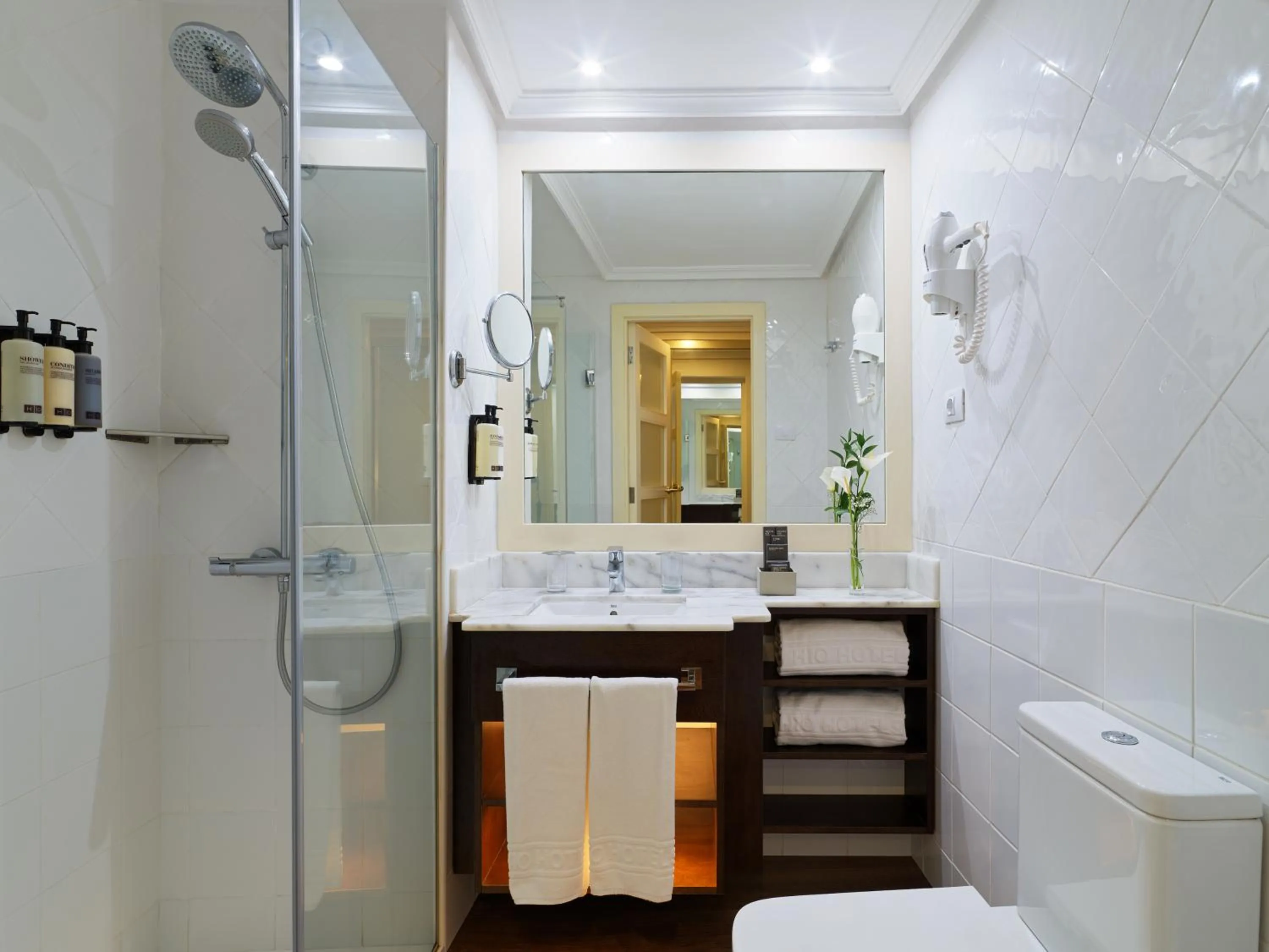 Bathroom in H10 Tenerife Playa