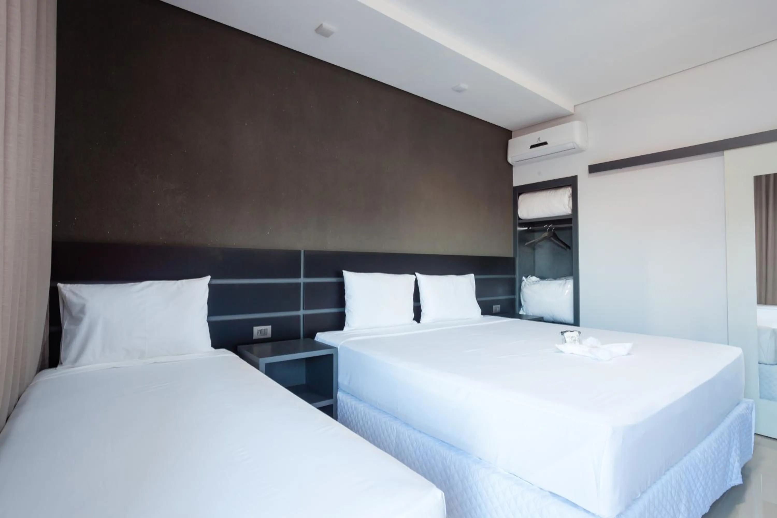 Bedroom, Bed in Sophita Business Hotel