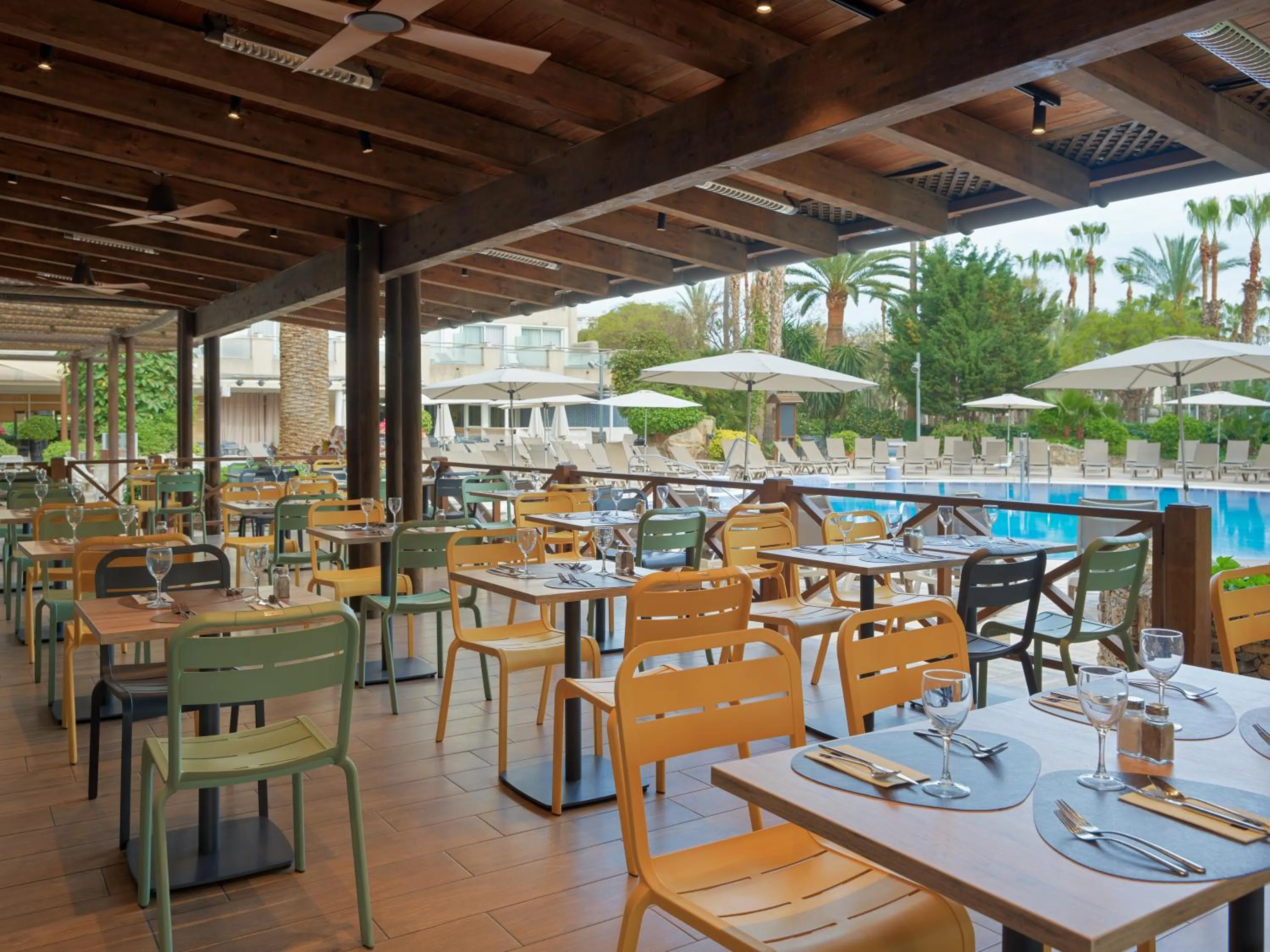 Restaurant/places to eat in H10 Vintage Salou - Adults Only