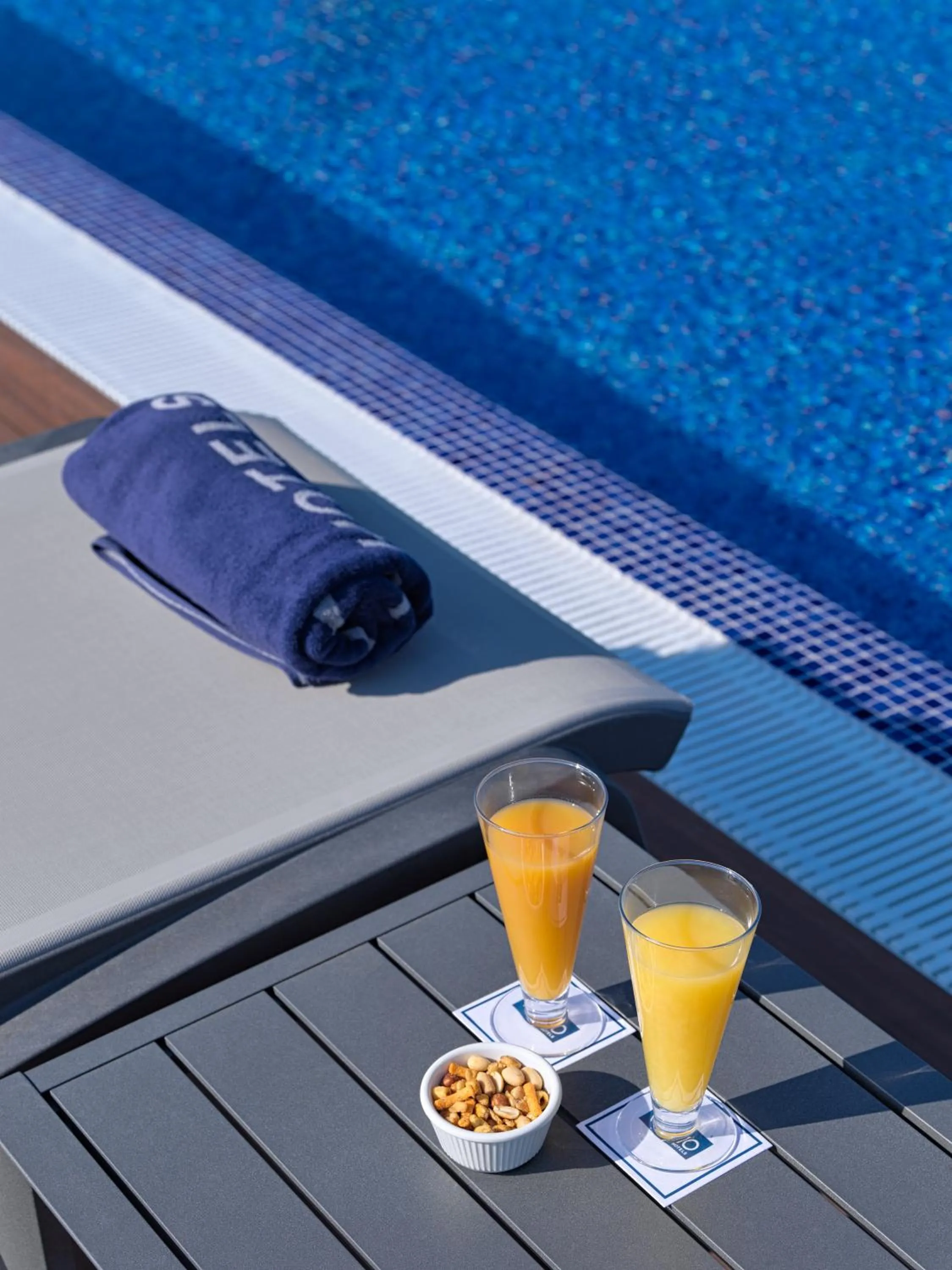 Swimming pool in H10 Vintage Salou - Adults Only