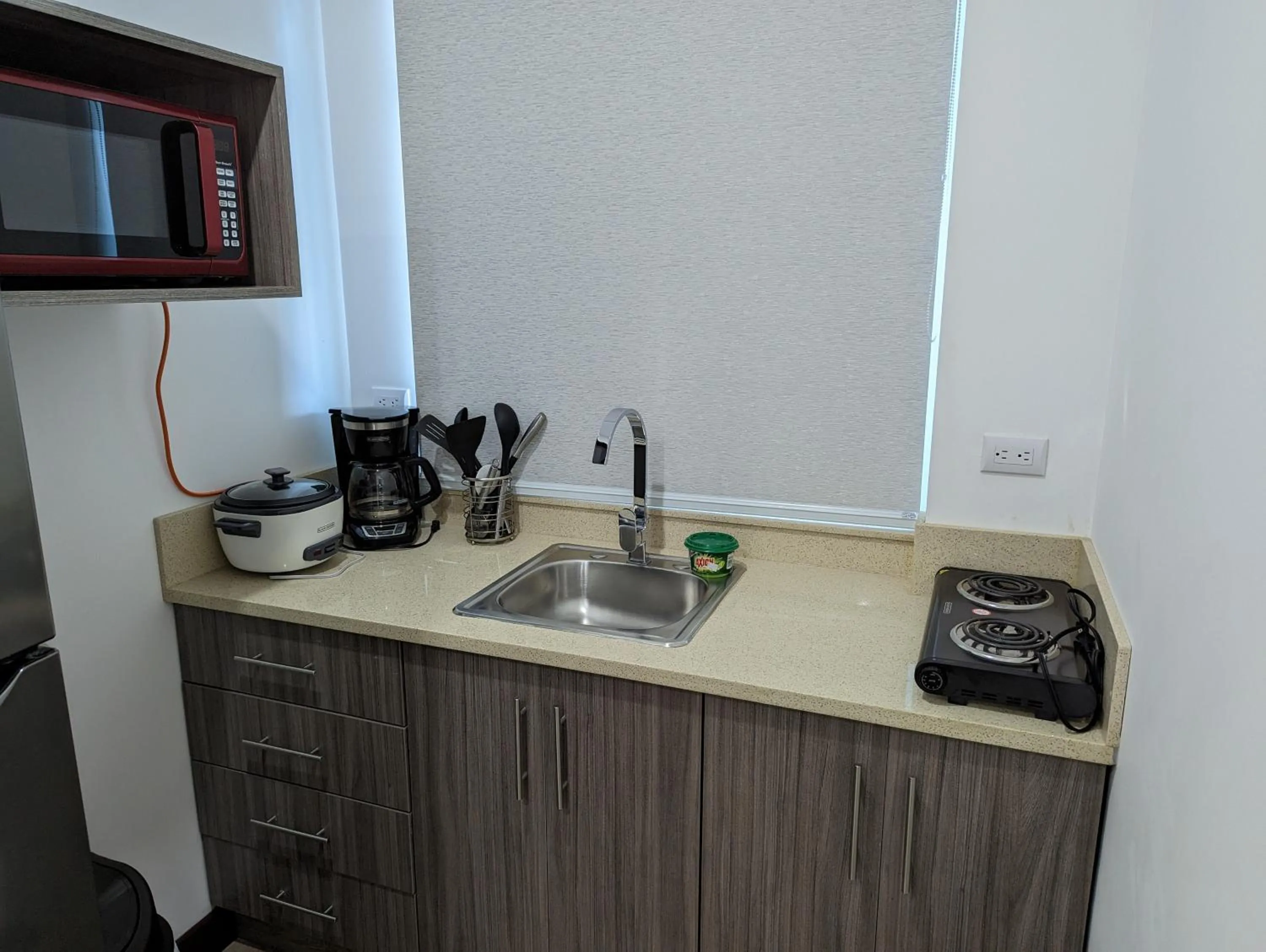 Coffee/tea facilities in Hotel Cayuga