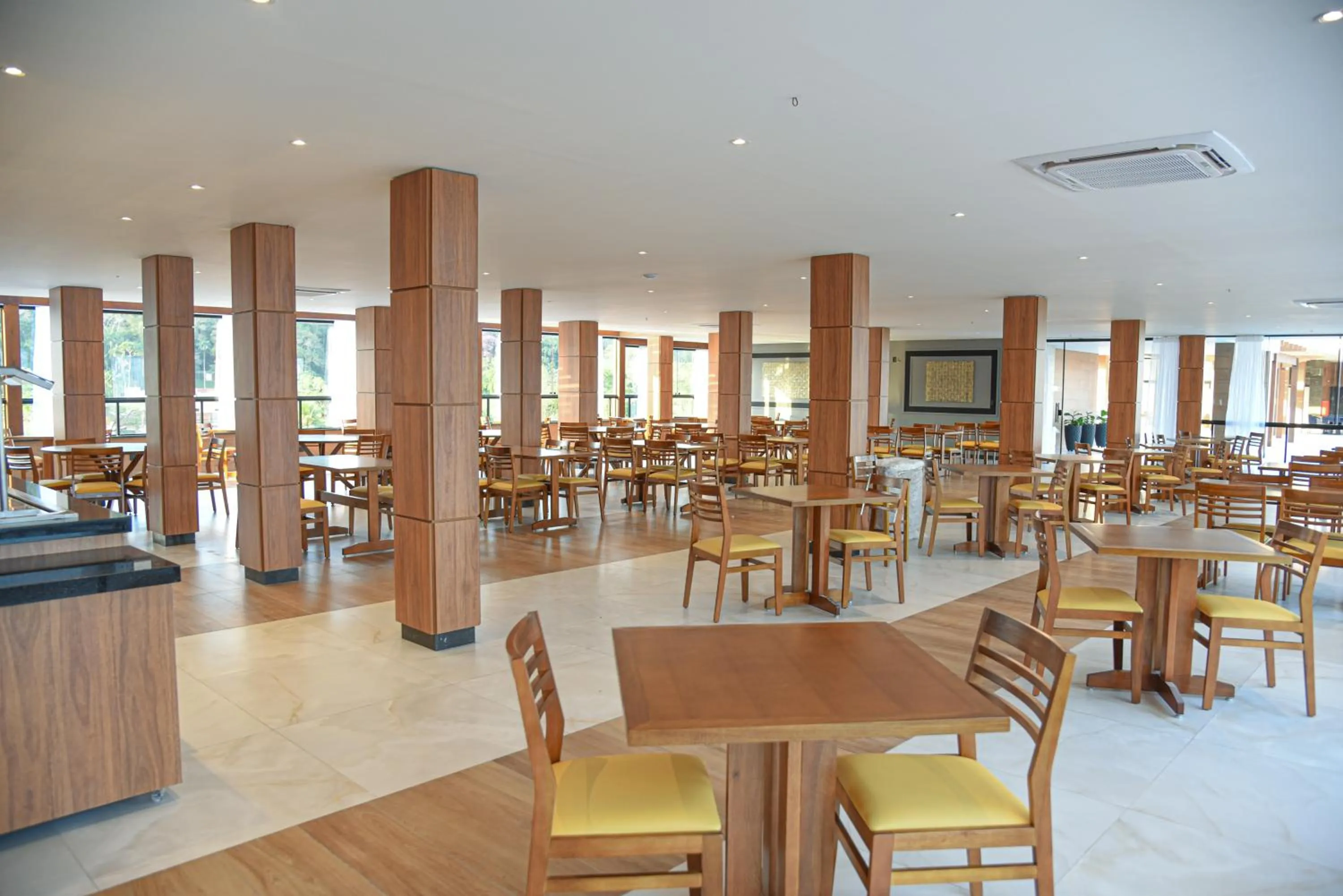 Restaurant/places to eat in Hotel Titanic Penedo