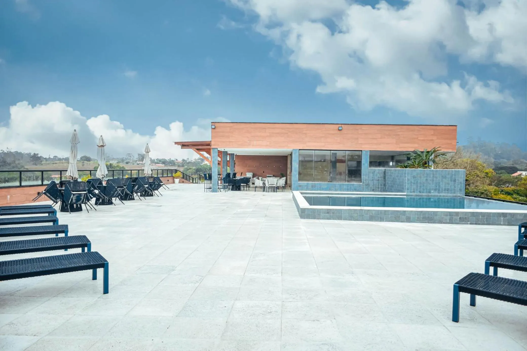 Swimming pool in Hotel Titanic Penedo
