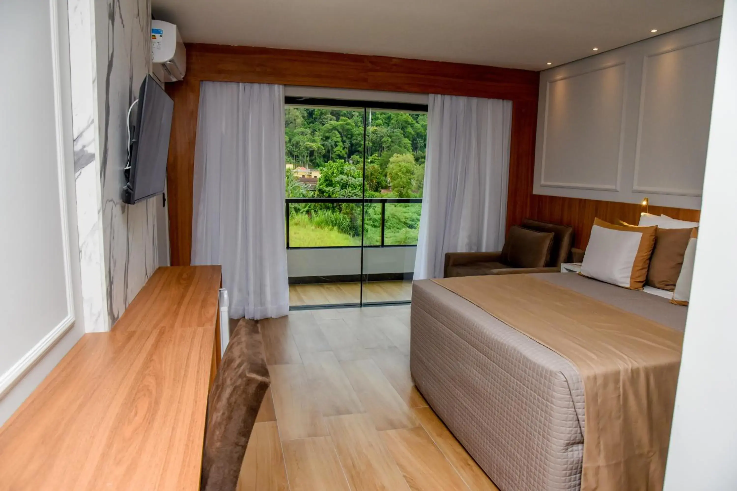 Queen Suite with Spa Bath in Hotel Titanic Penedo Queen Suite with Spa Bath in Hotel Titanic Penedo