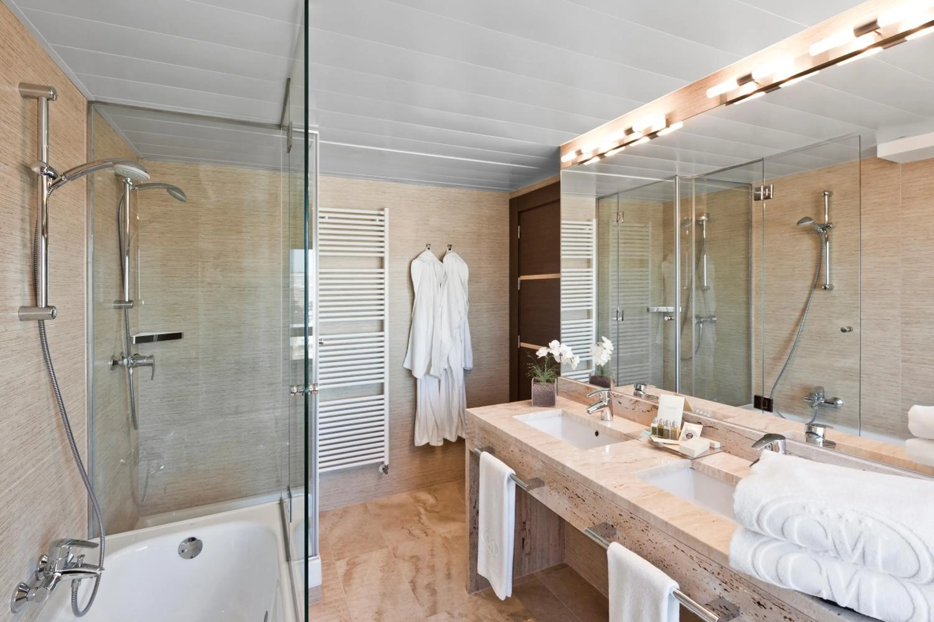 Bathroom in Claridge Madrid